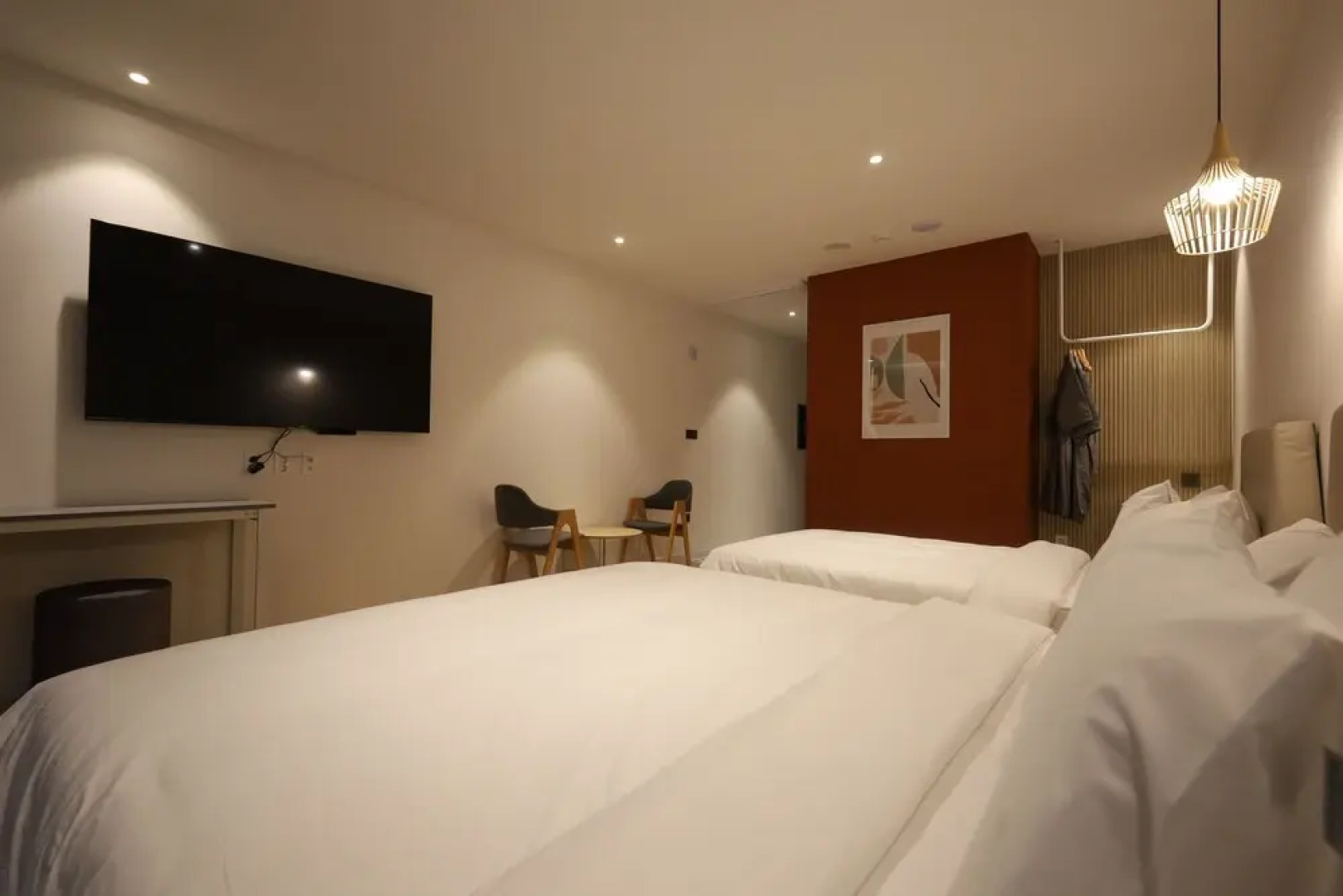 Browndot Busan Newport Signature