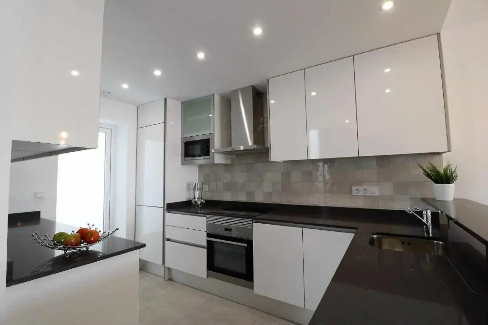 Marysol apartamento de lujo balcón azotea piscina comun a la playa