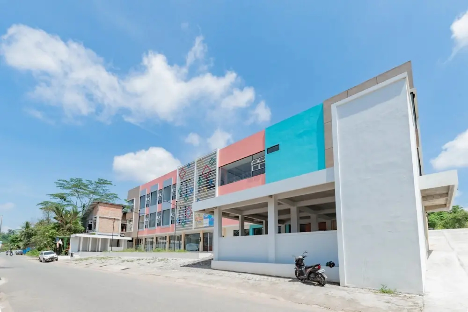 Sans Hotel Berau Square