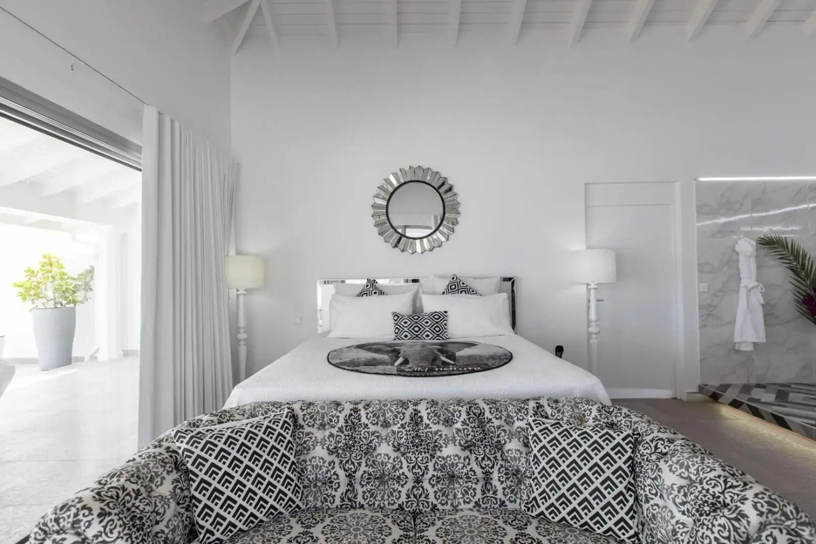 5 BR Luxe Oceanfront Escape for Groups Families Chef Service inkl