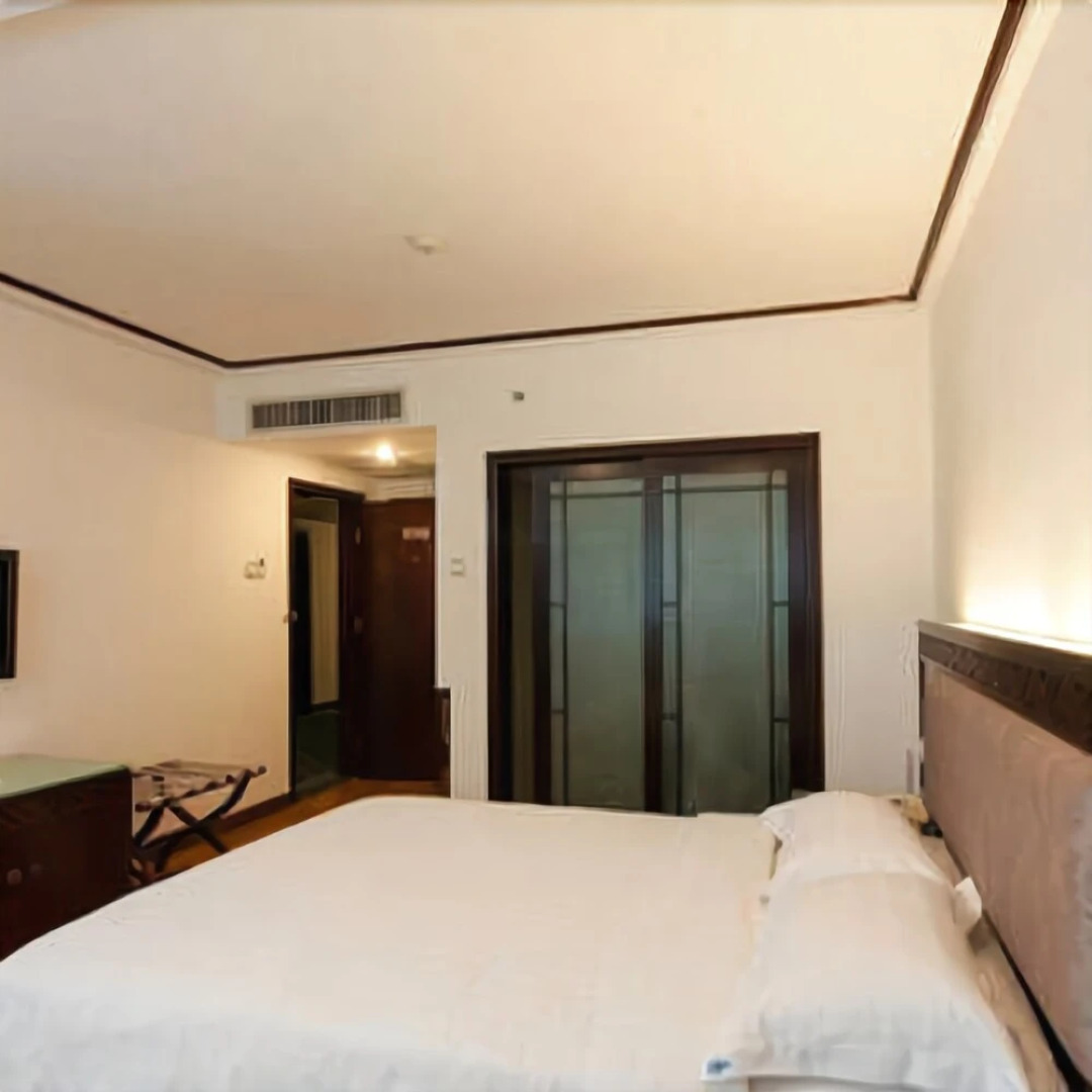 Yuhai Hotspring Hotel