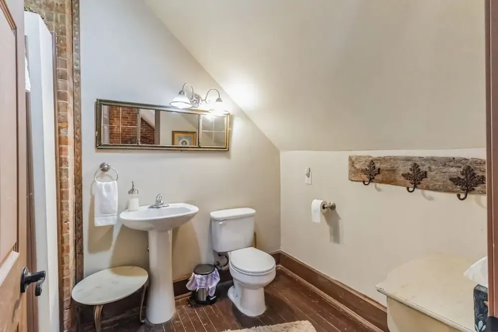 Greer Room 1 Bedroom by Main Street Bed & Breakfast