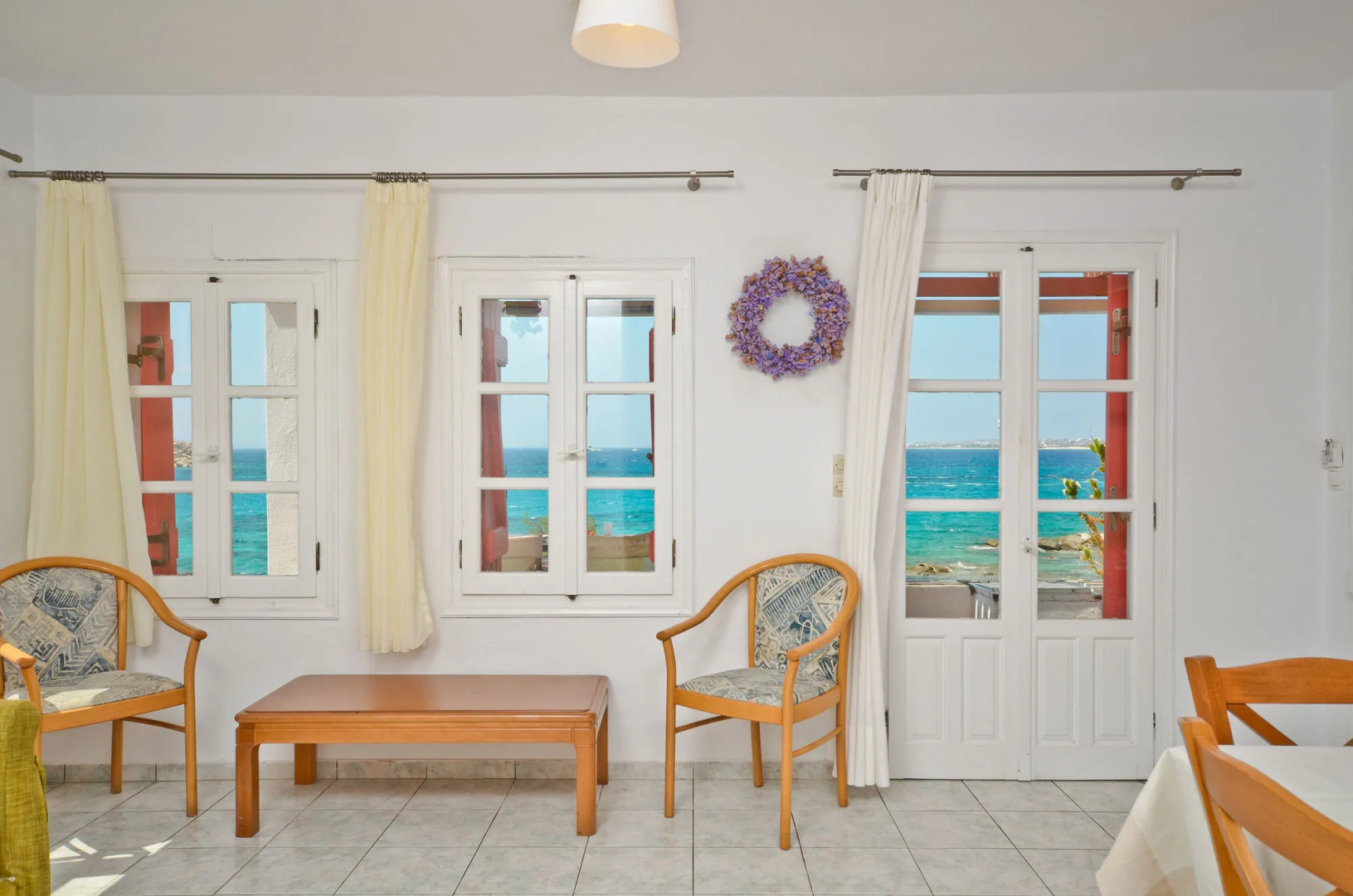 Ydreos Studios & Apartments