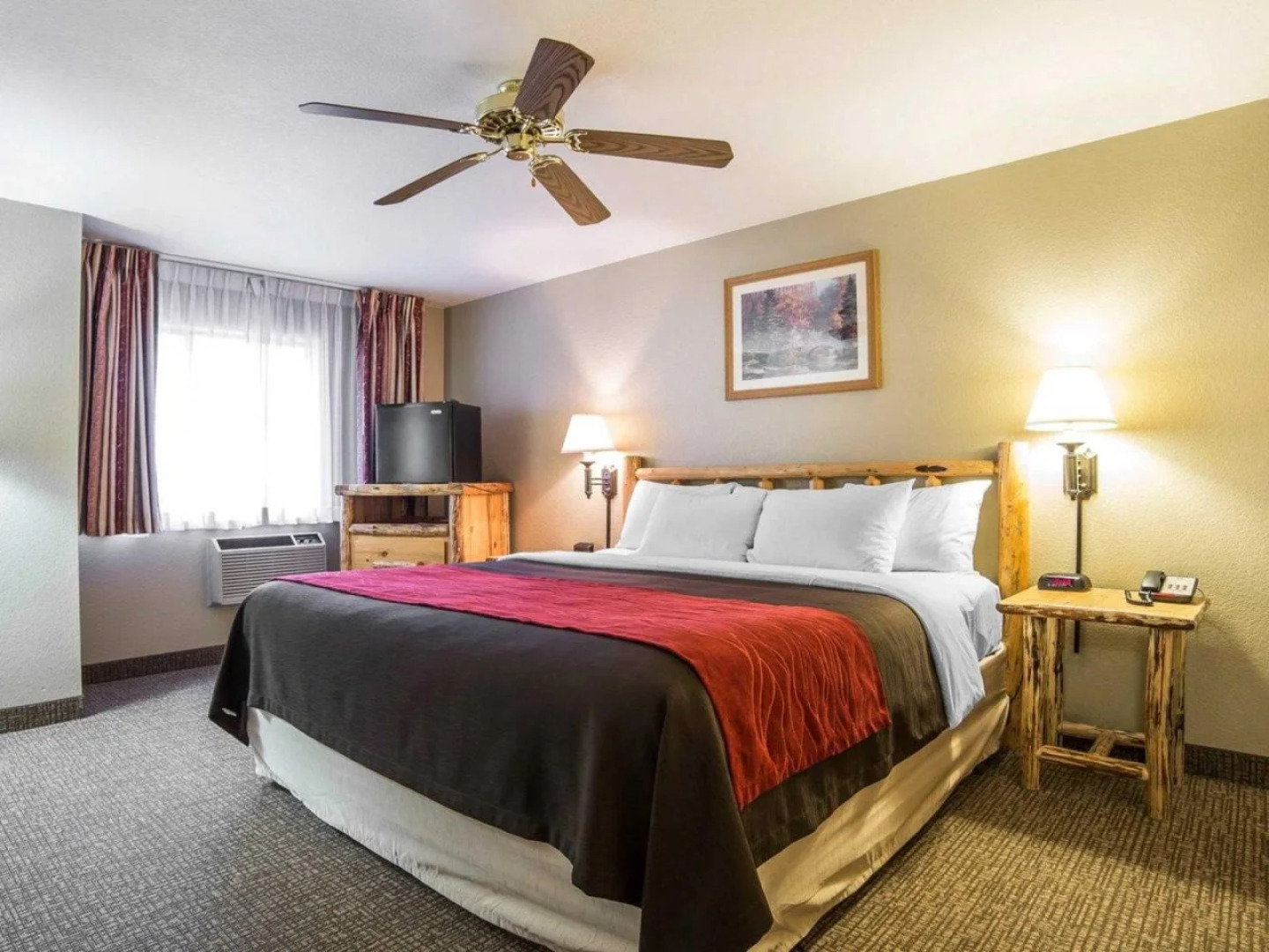 Antler Lodge - Gardiner MT