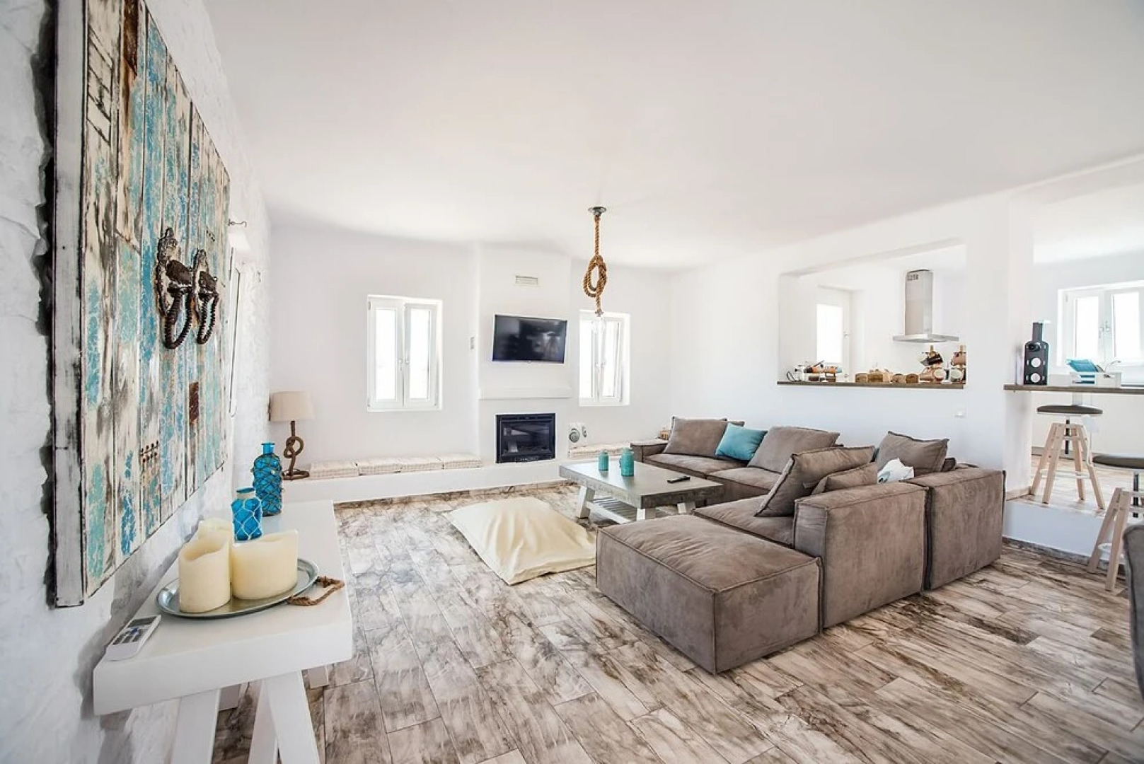 Hip family pool villa near the beach by VillaRentalsgr