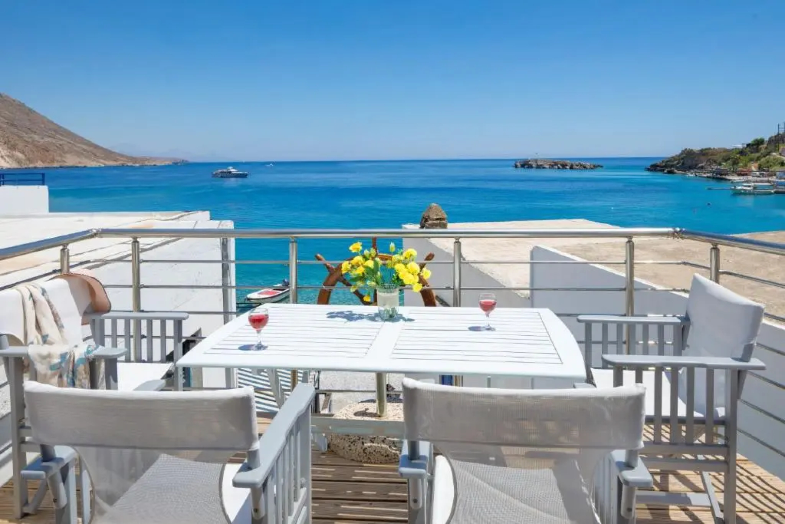 Plori - Molos Apartments