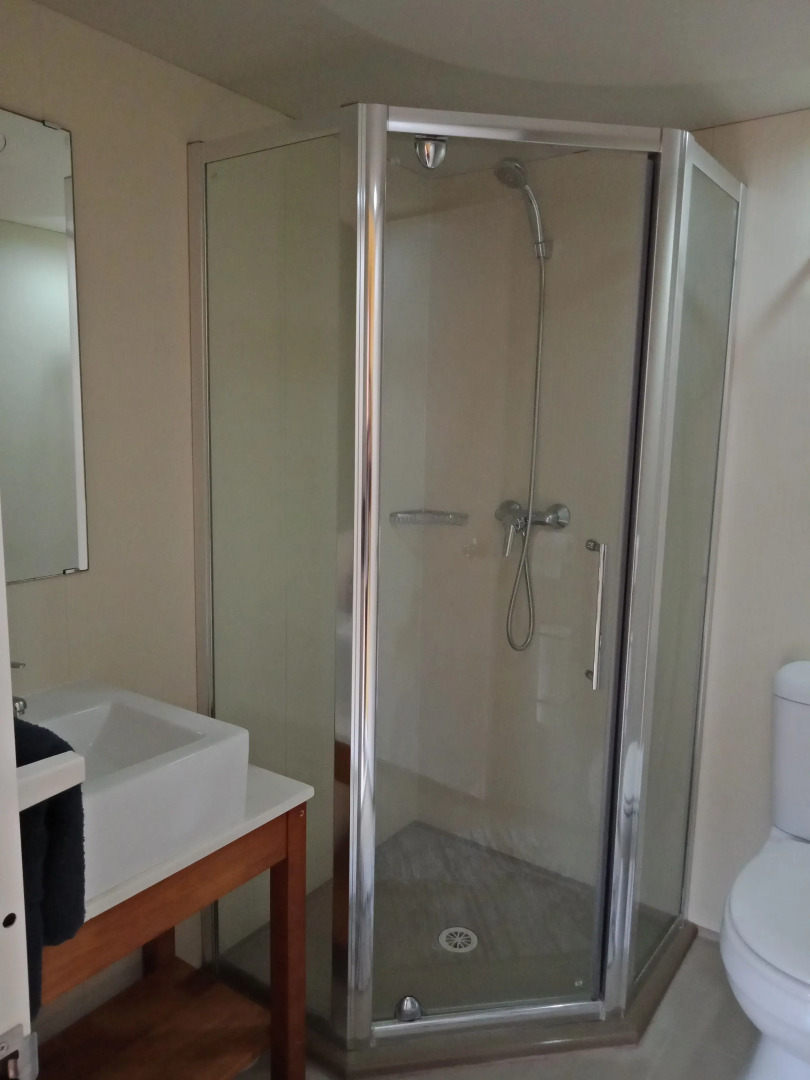 Ozzie Pozzie Backpackers