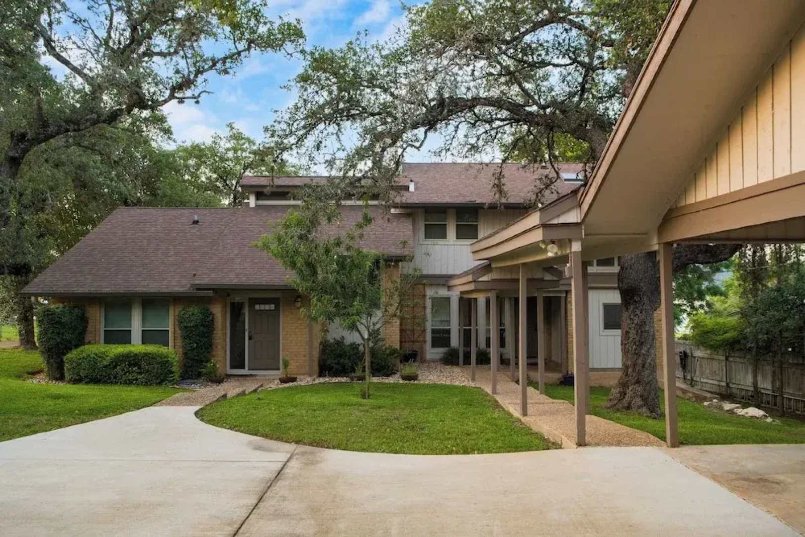 Travis by Avantstay Waterfront Lake Retreat