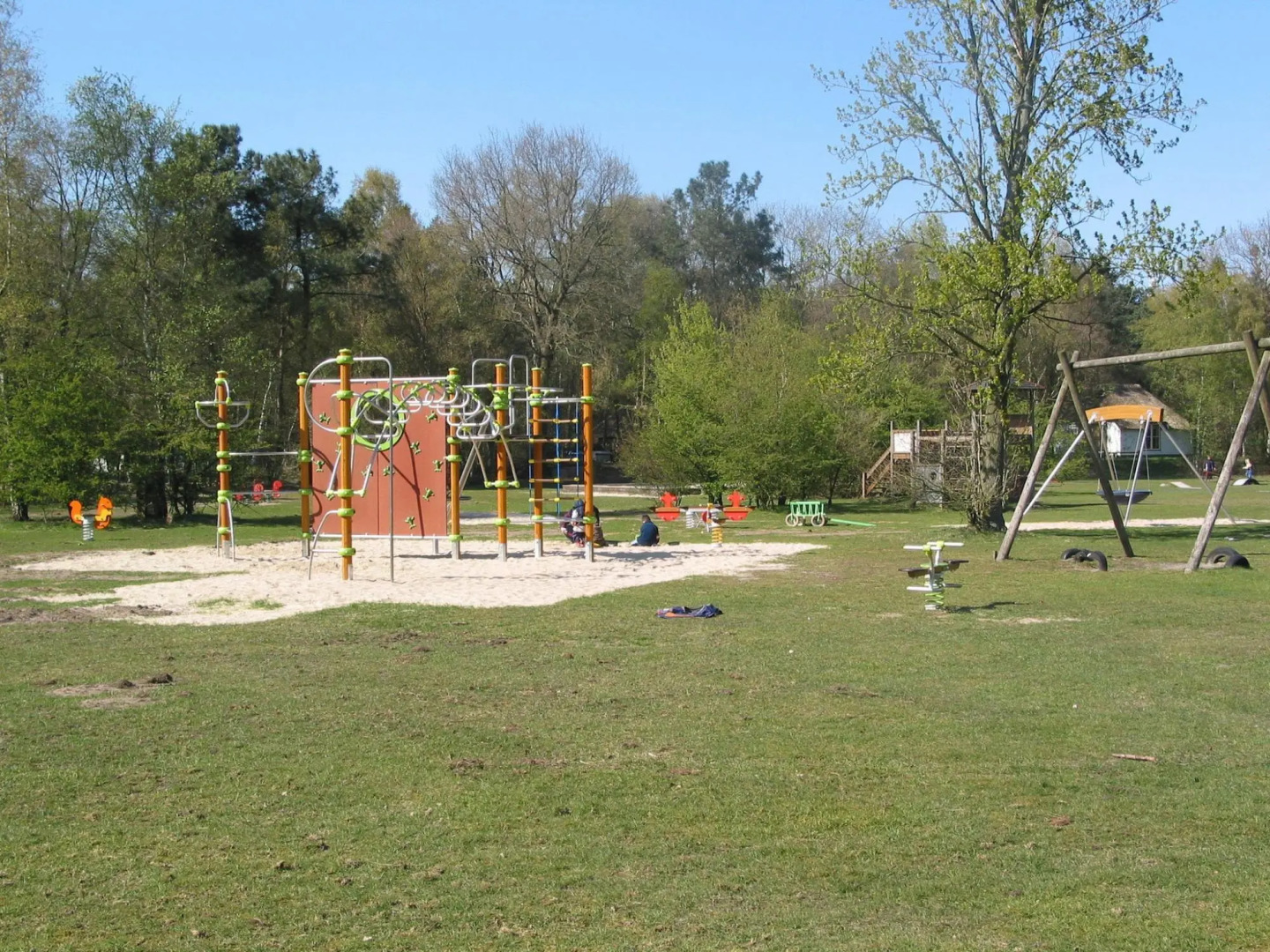 Cozy Bungalow With two Bathrooms, in the Forest