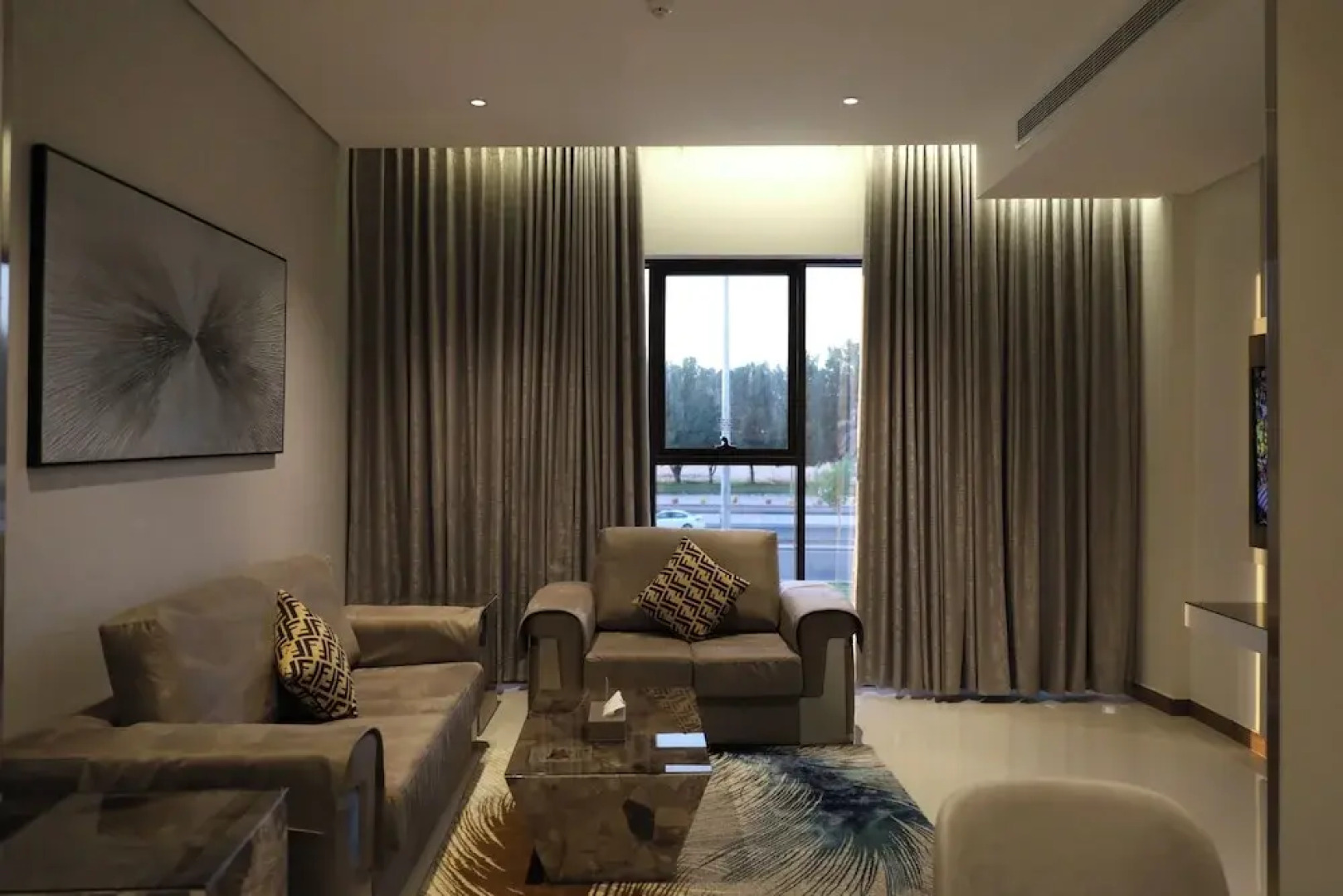 Seasons hotel suites