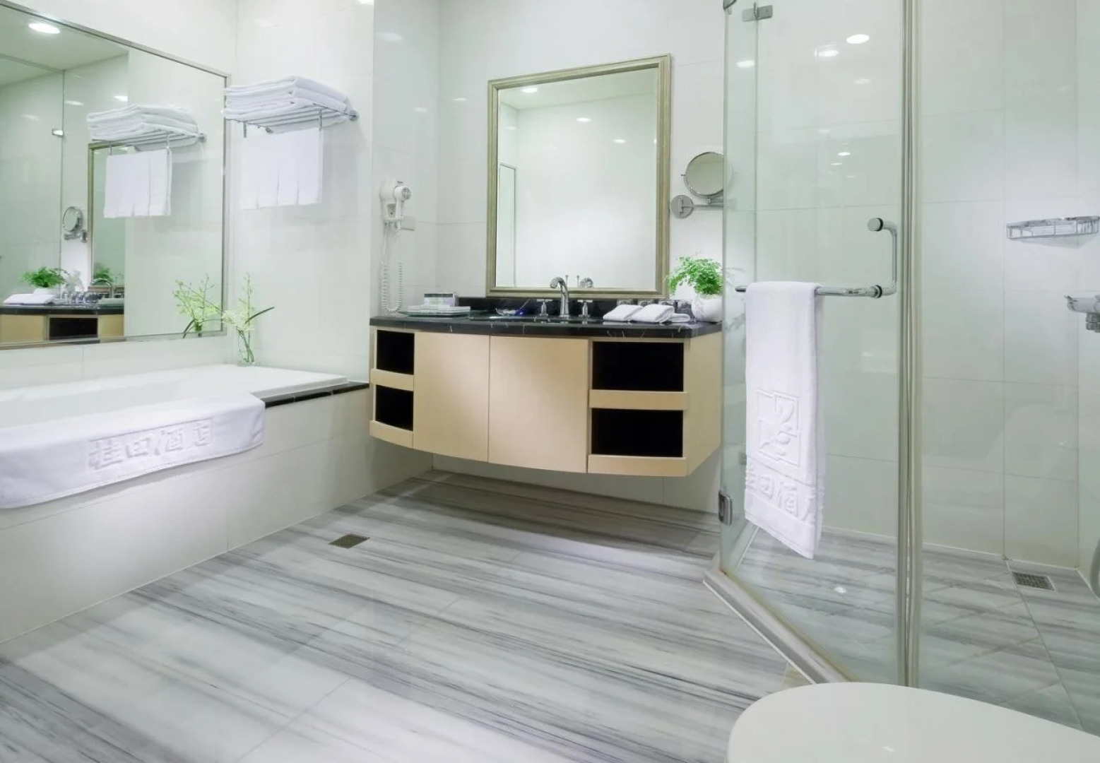 Queena Plaza Hotel Tainan