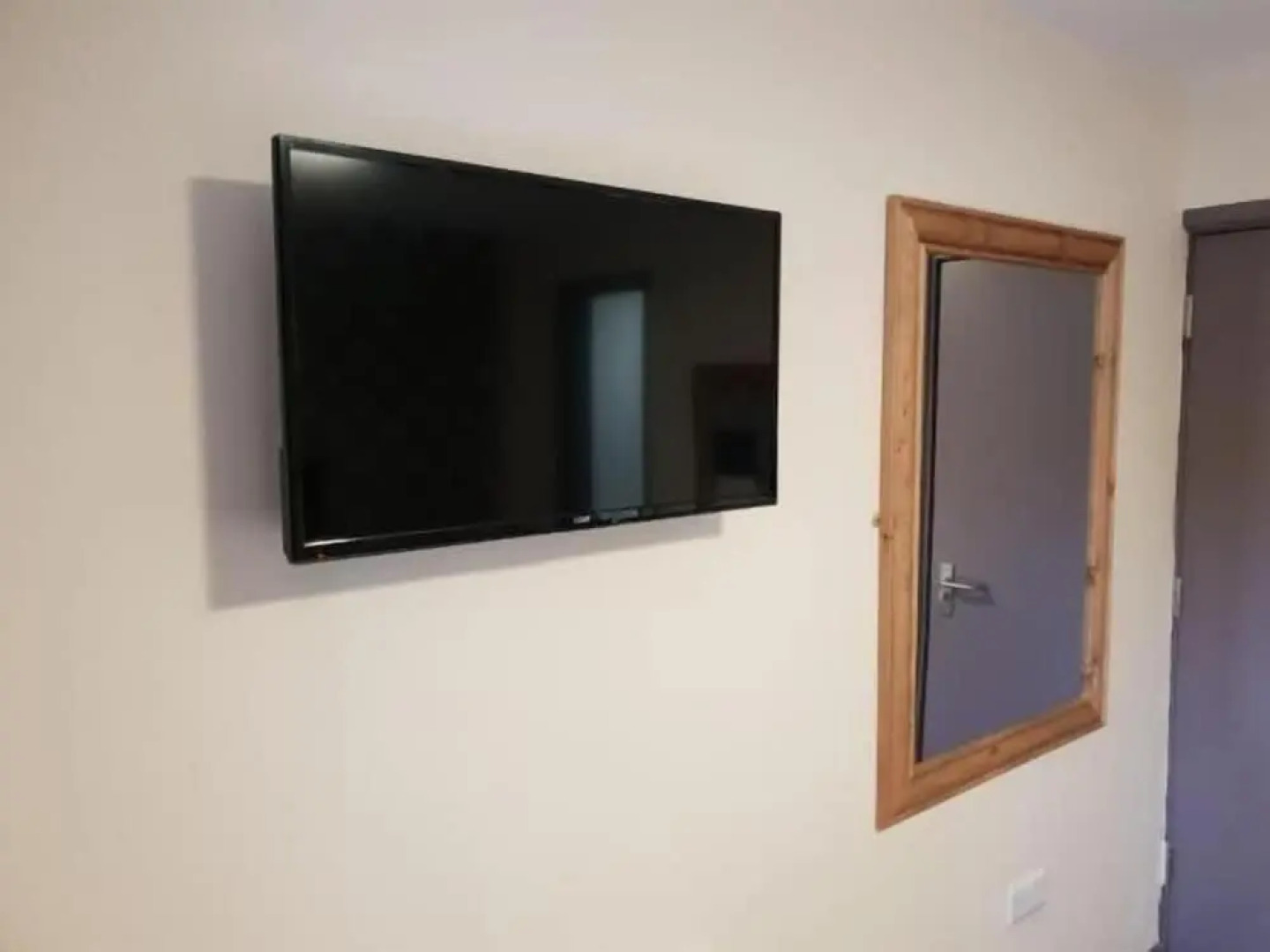 The Avenue Club and Lodge