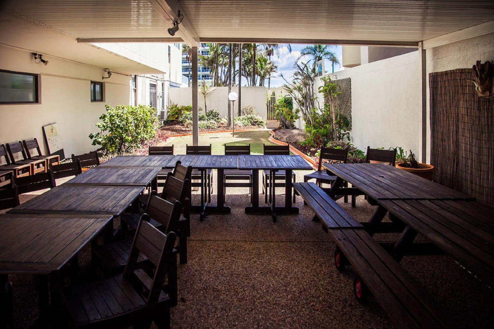 Elouera Tower Beachfront Apartments