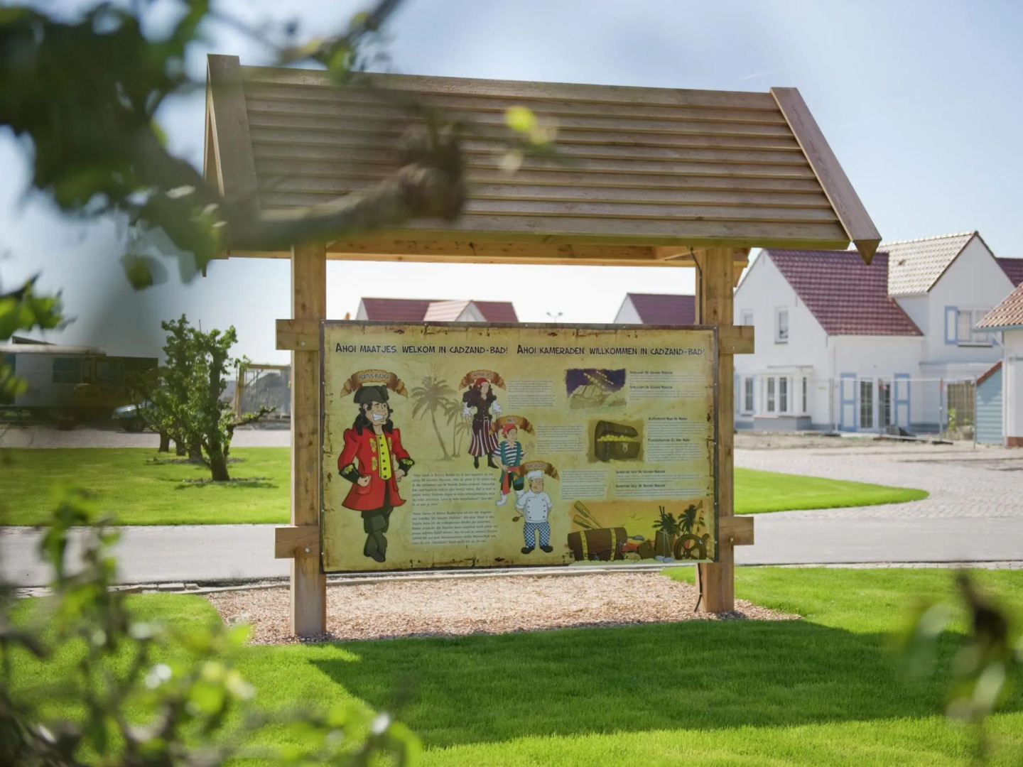 Restyled villa with infrared sauna, in a holiday park, 400 m from the sea