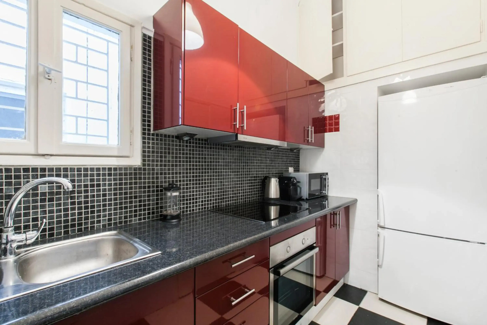 Trendy Minimal Flat in posh Athens