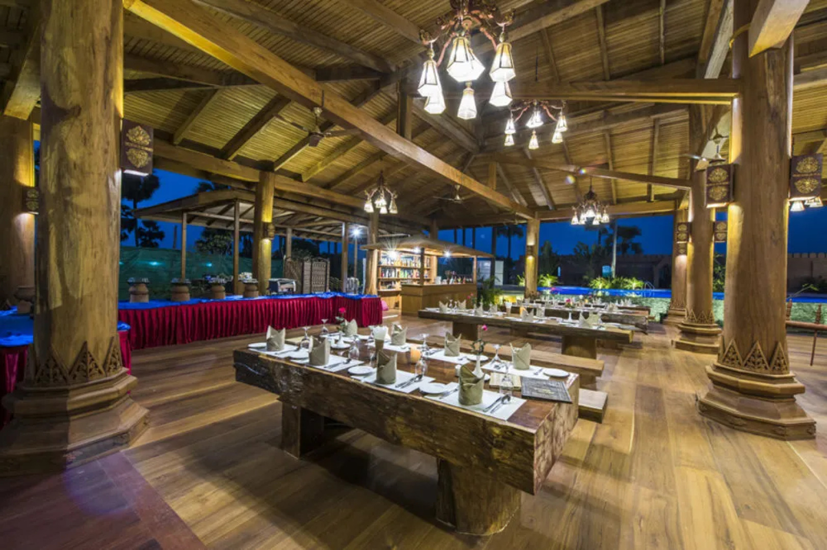 Famous Hotel Bagan 2