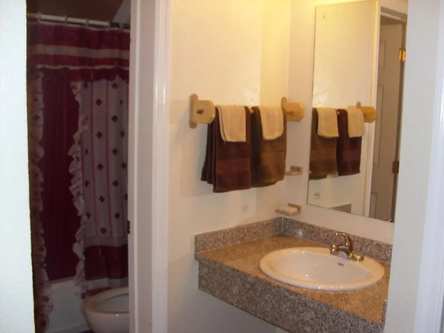 Island Seaside Suites