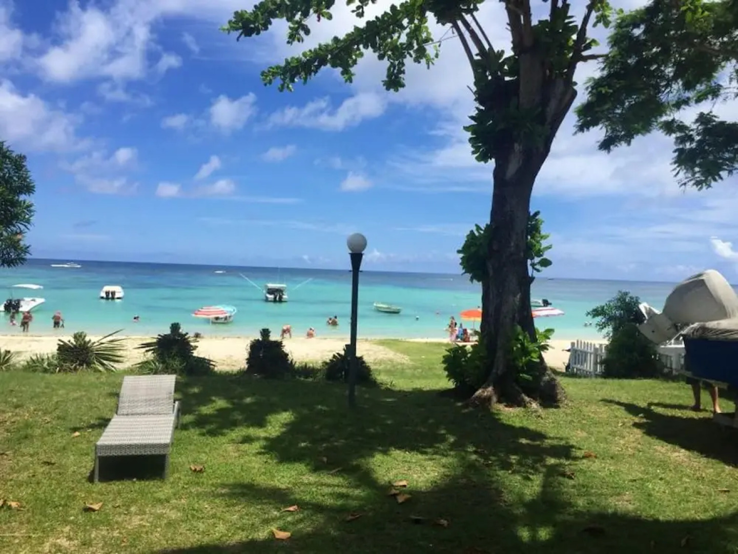 House With 3 Bedrooms in Trou-aux-biches, With Furnished Garden and Wi