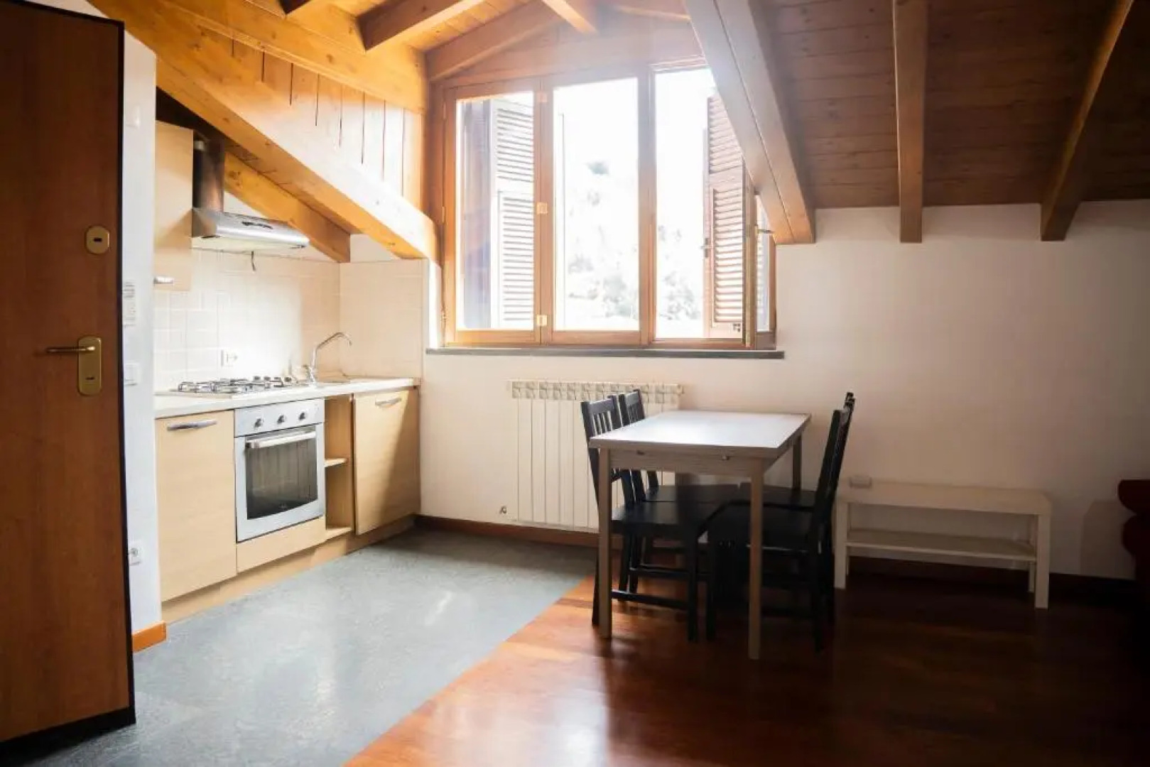 042 - Attico delle Pesche 10 minuti Mare, RISTRUTTURATO