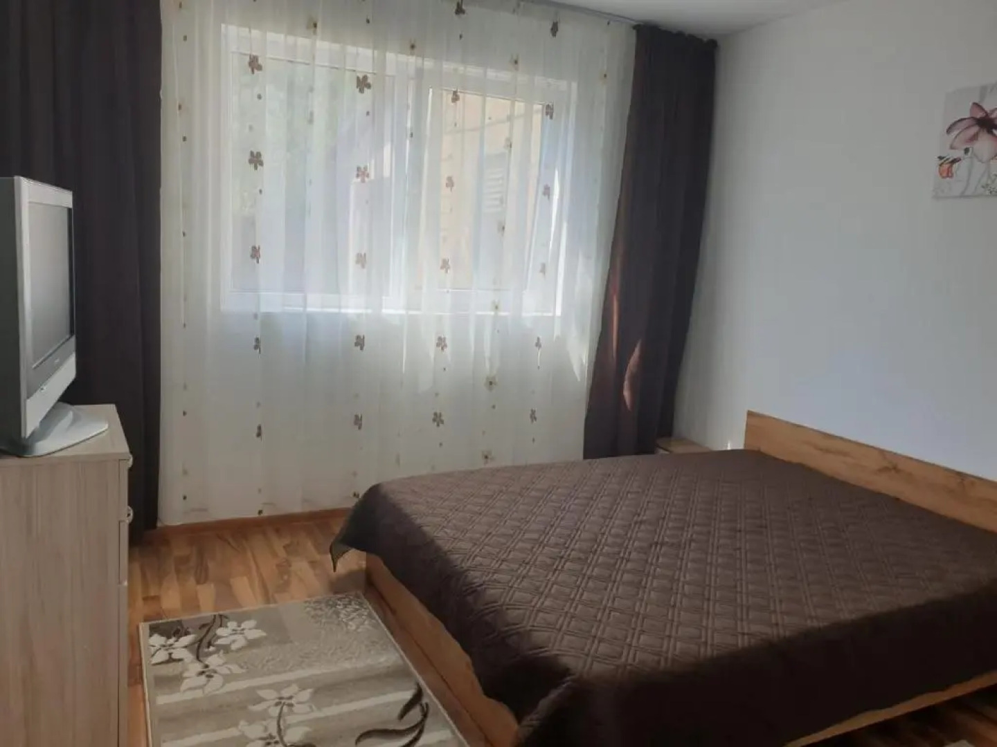 Cazare apartament cu 2 camere
