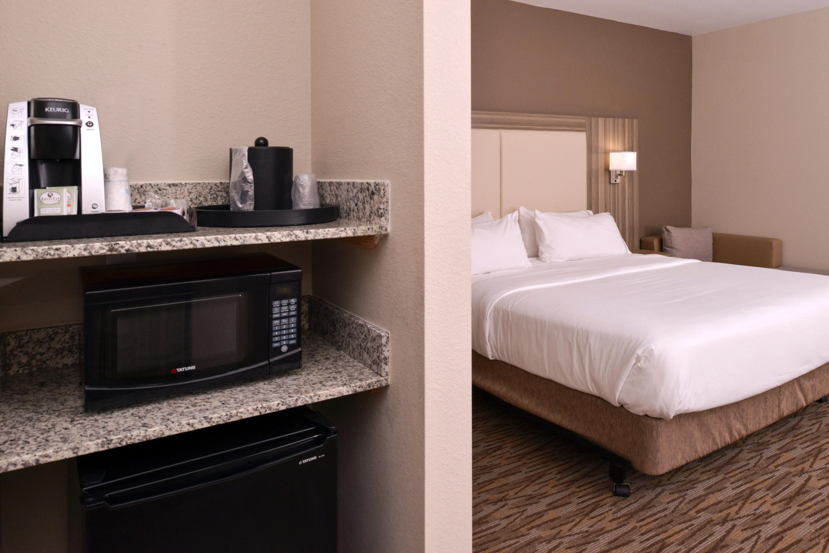 Holiday Inn Express & Suites Williams by IHG