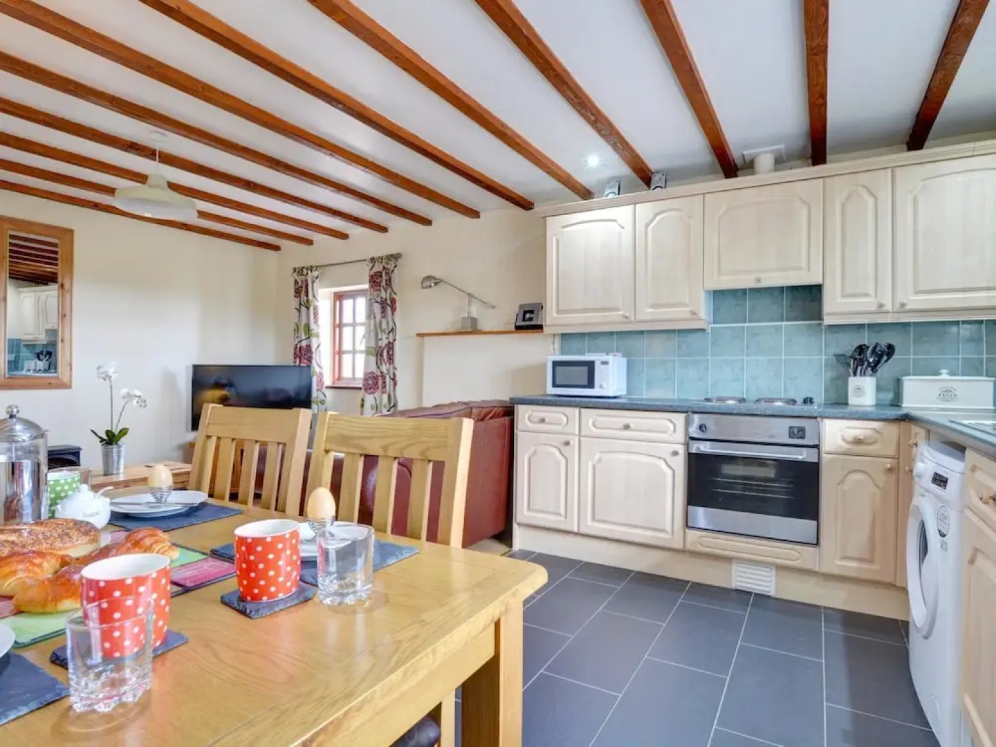 Comfortable Holiday Home With Magnificent View of the Snowdonia Mountain