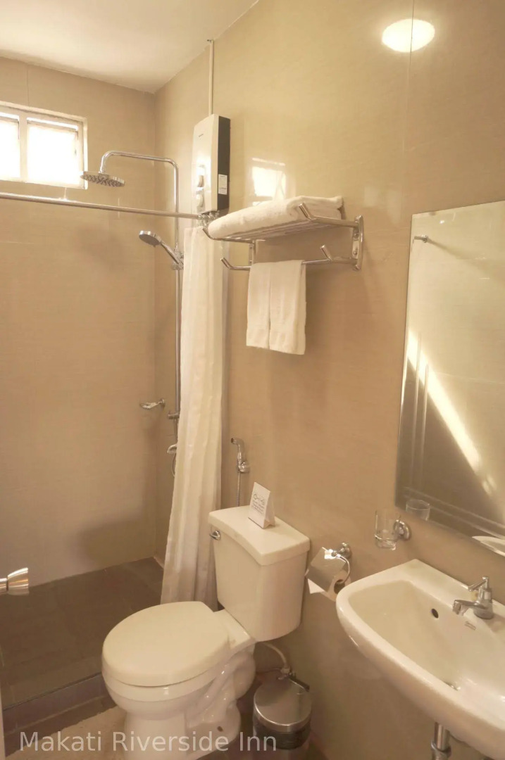 Makati Riverside Inn