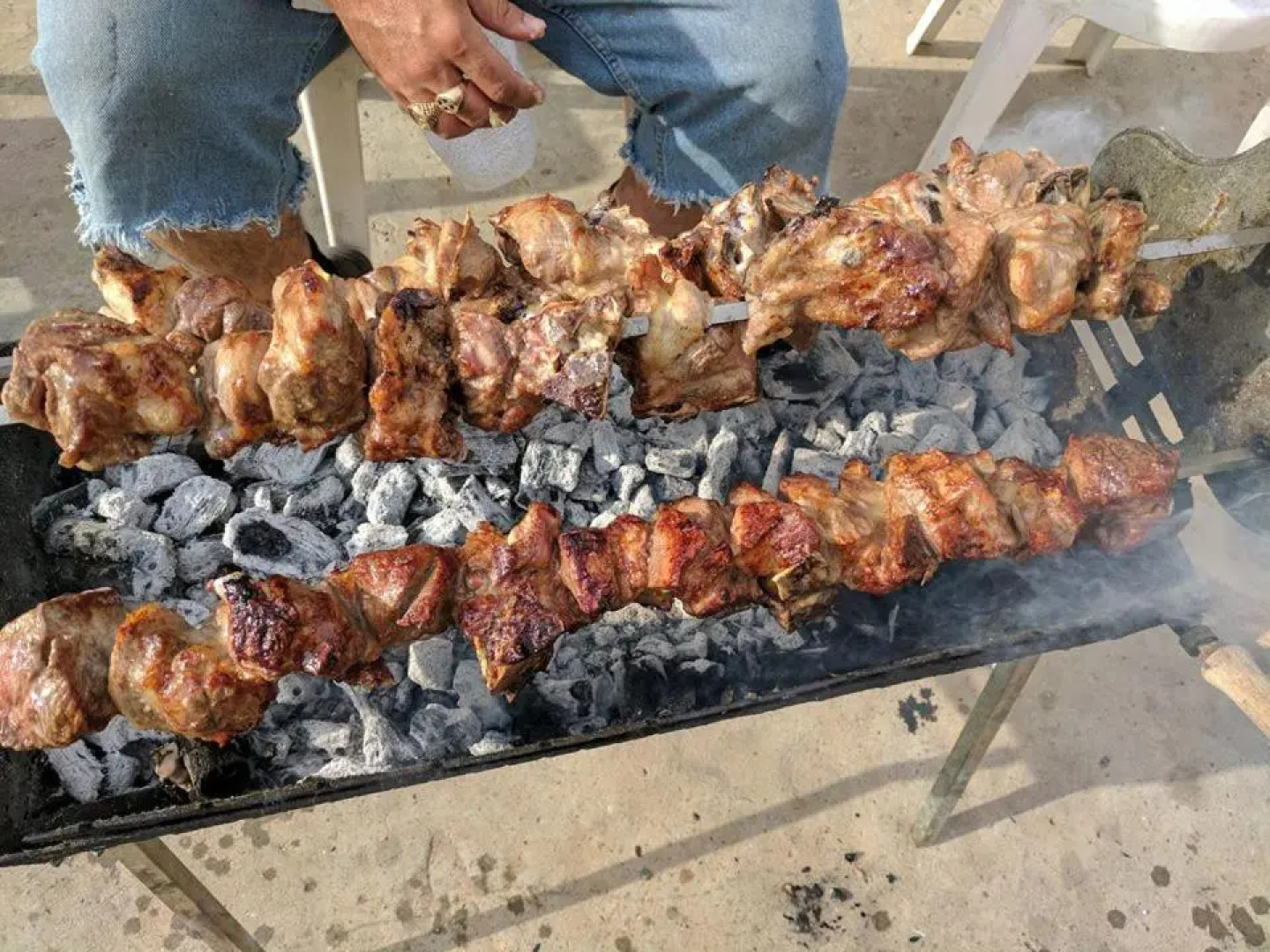 104 Excellent 2 bed apartment with pool view, AC & gym!