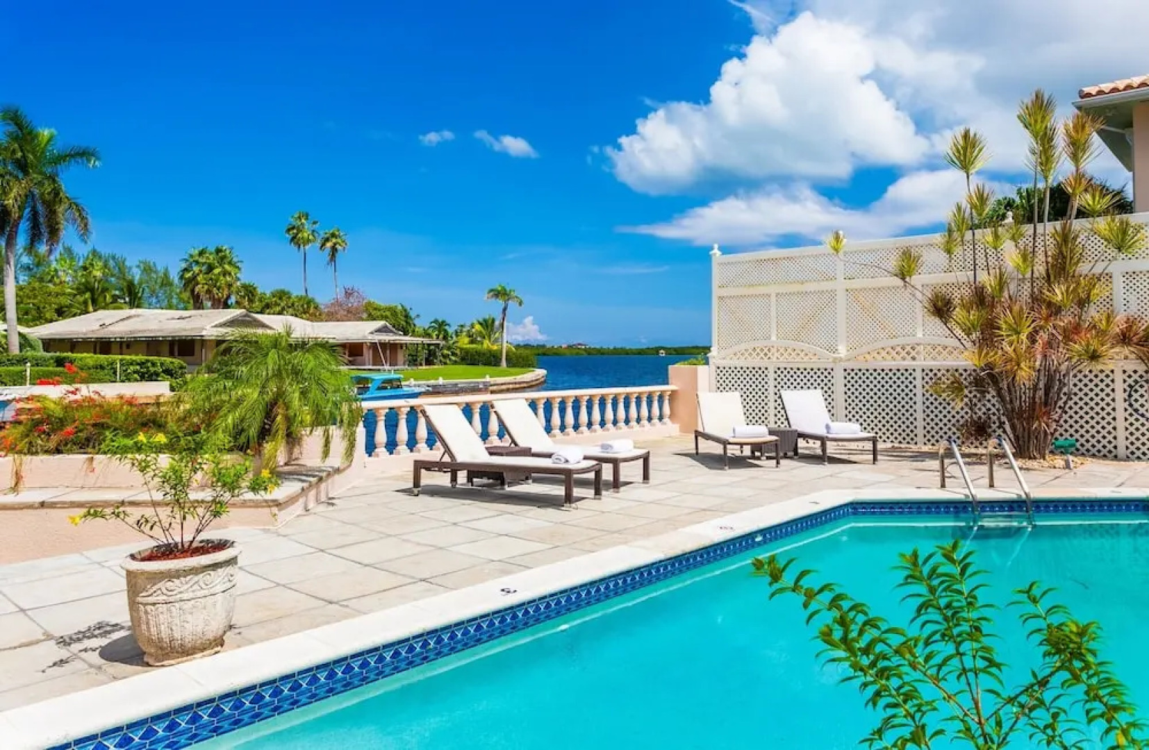 Maridadi by Cayman Villas