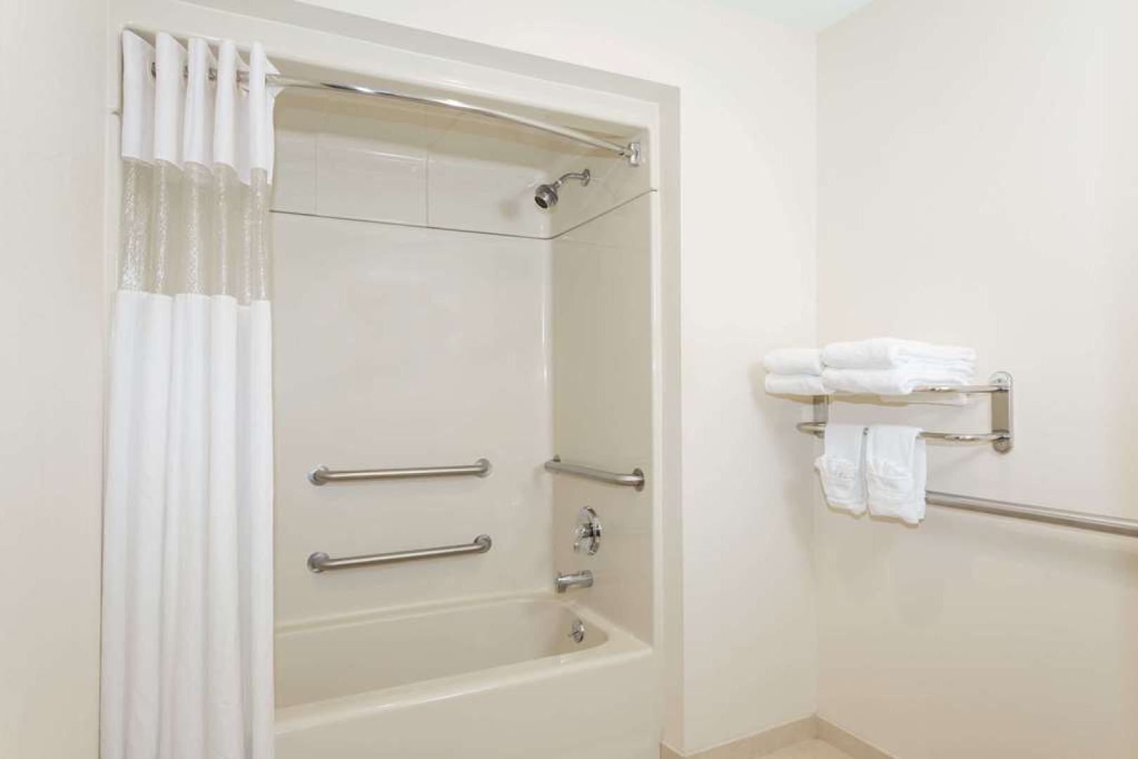 Baymont Inn & Suites Asheville/Biltmore