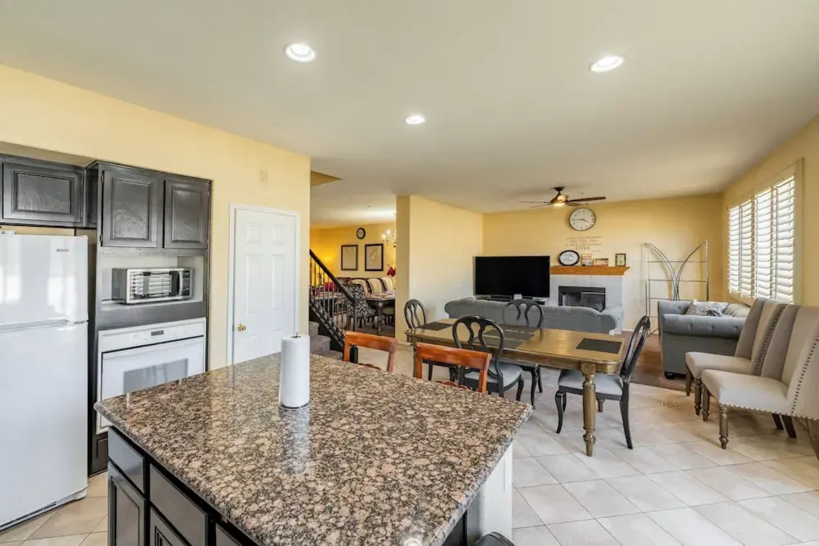 Family-Friendl 4Br Home | Spacious Great Location