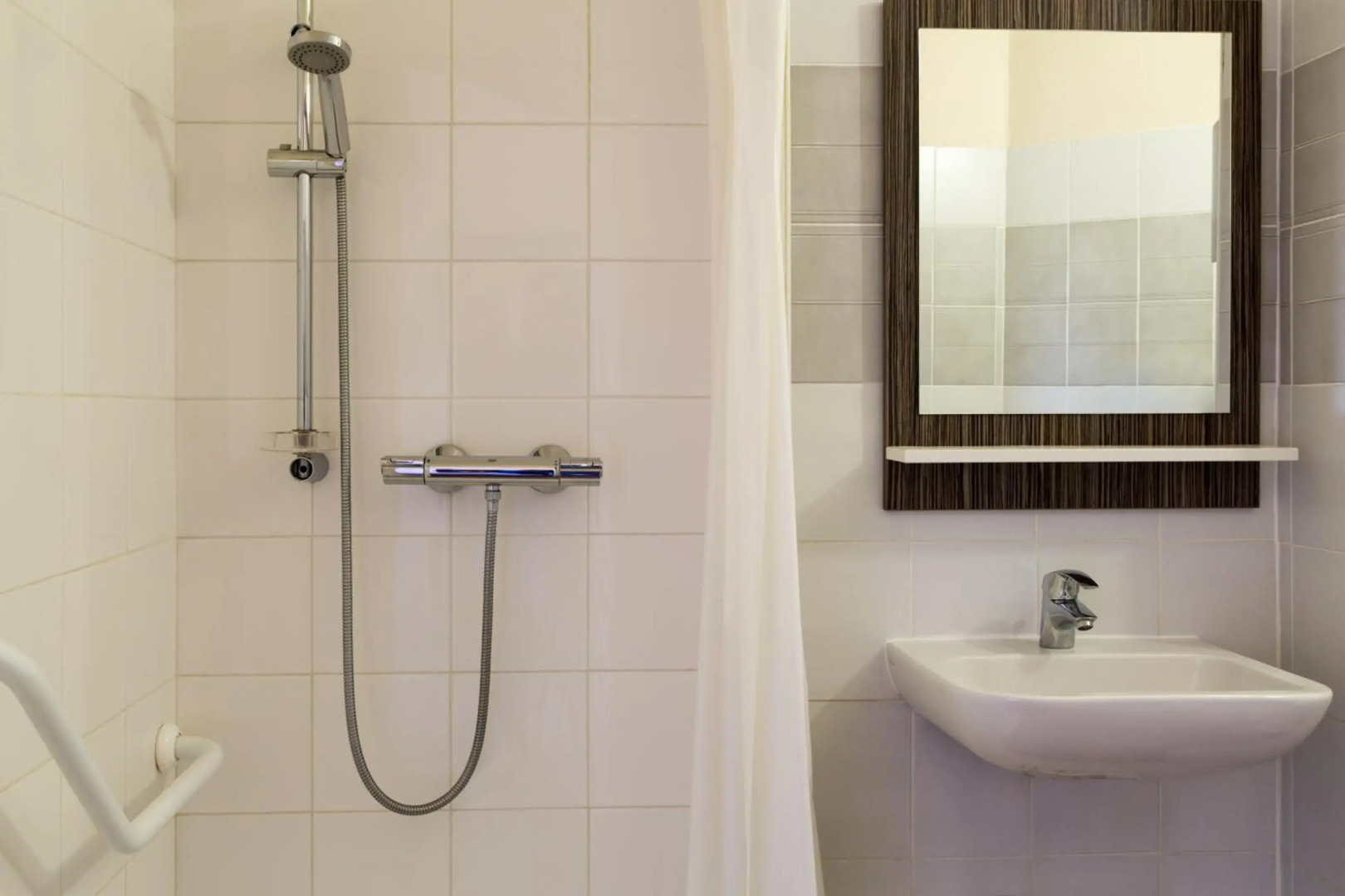 The Originals City, Hôtel L'Acropole