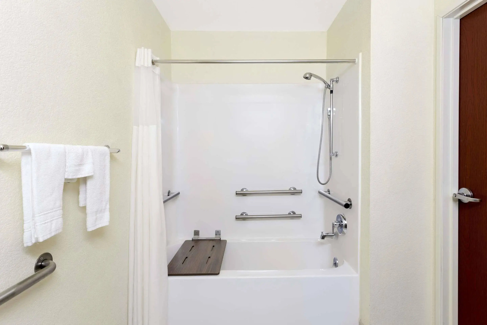 Microtel Inn & Suites by Wyndham Green Bay