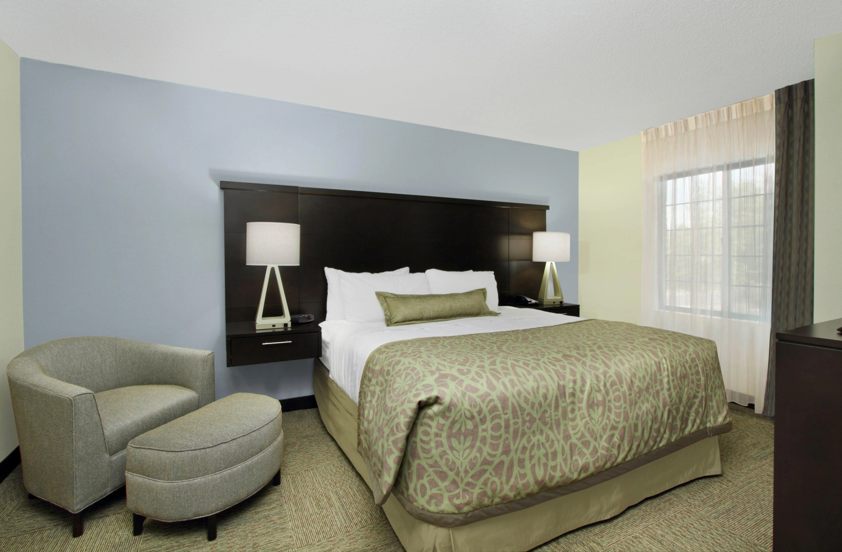 Staybridge Suites Tysons - McLean by IHG