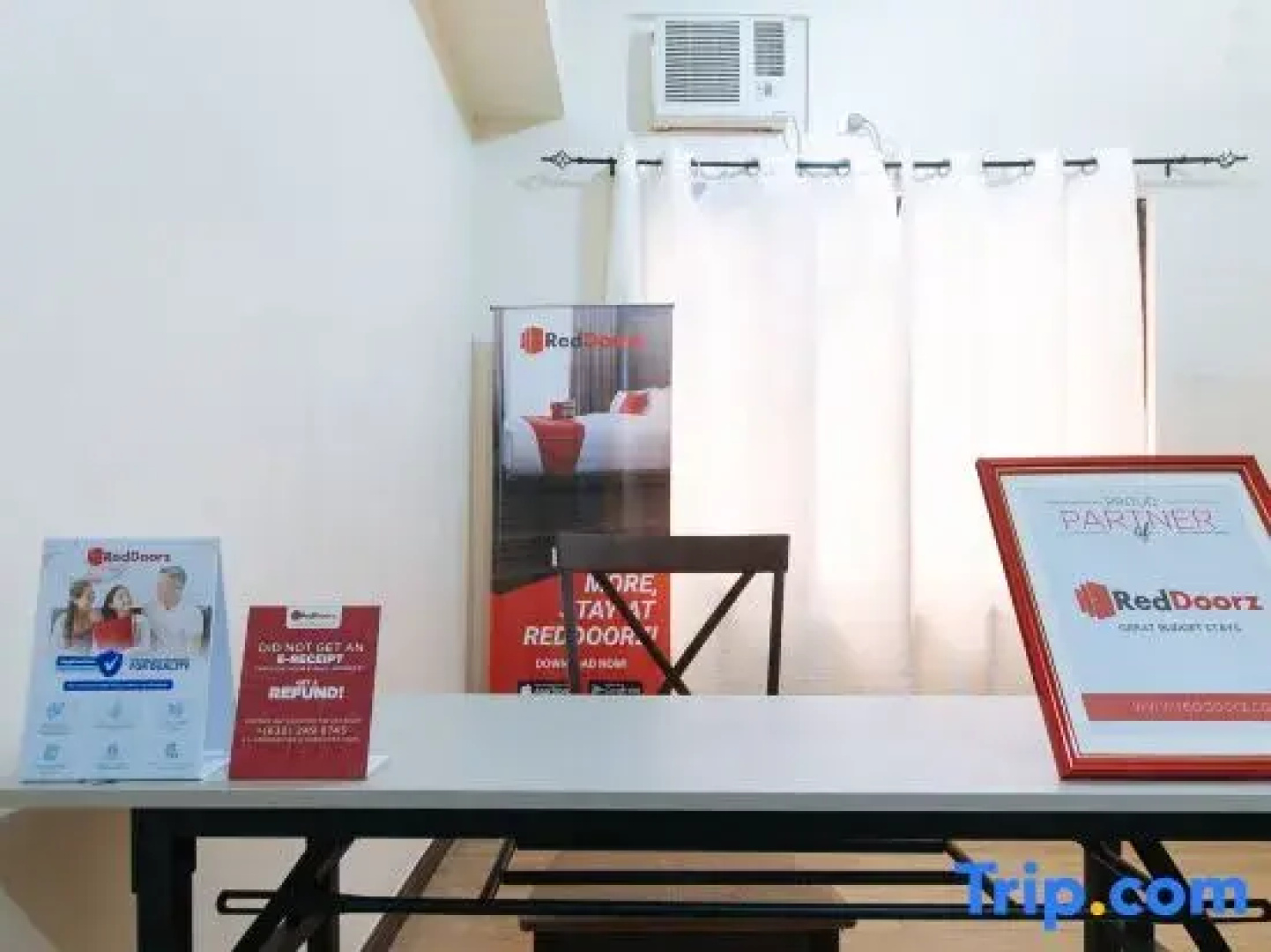 Reddoorz @ D'little Egg Hostel Pangasinan