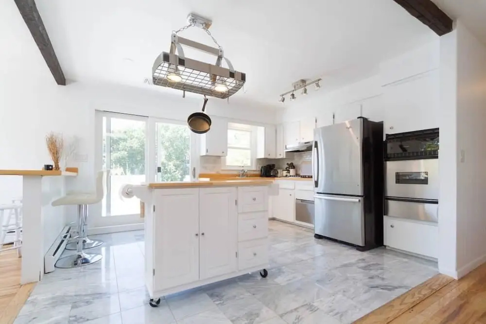 SH001 5 Bedroom Holiday home By Senstay