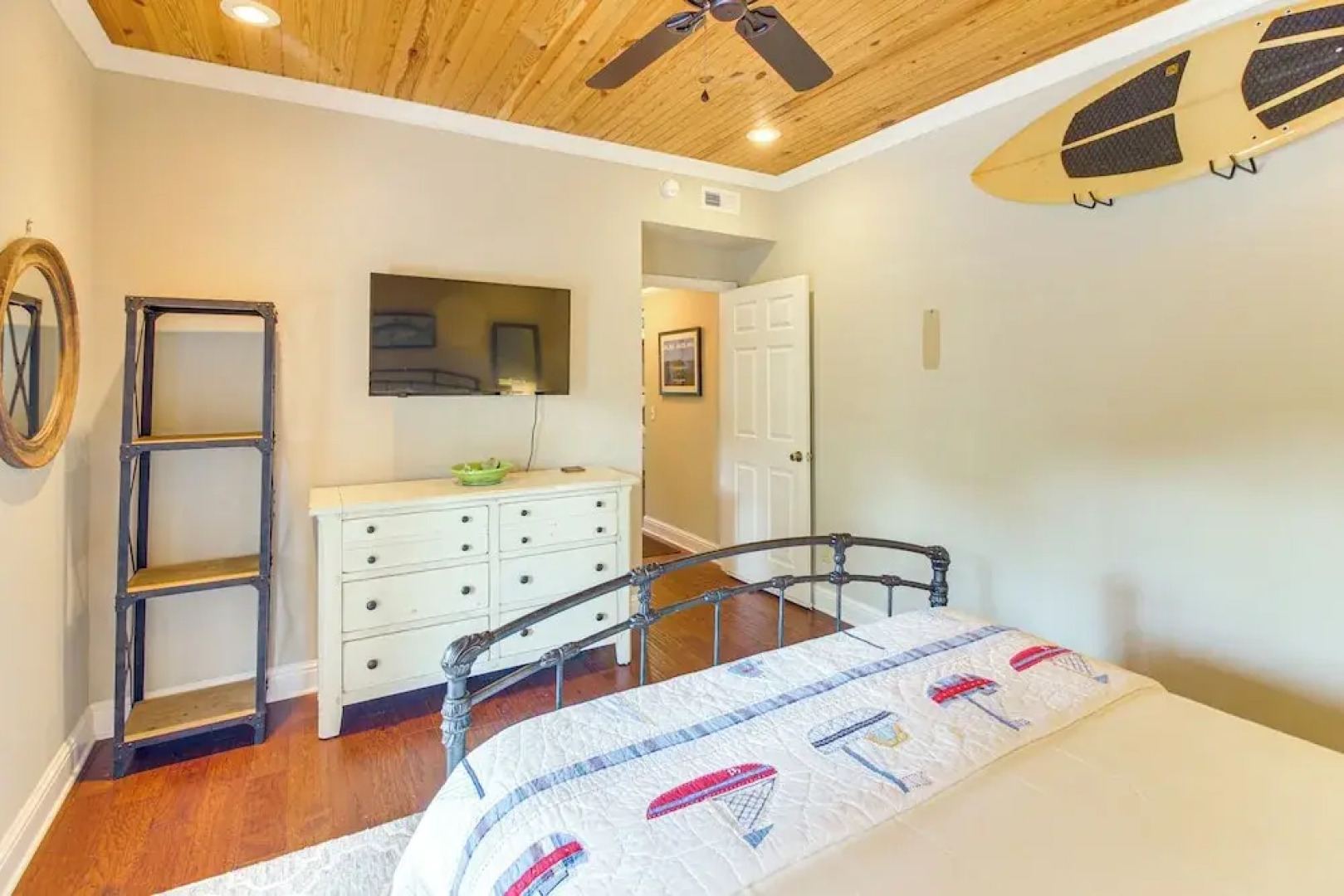 Walk to Marina: Center Hill Lake Family Home