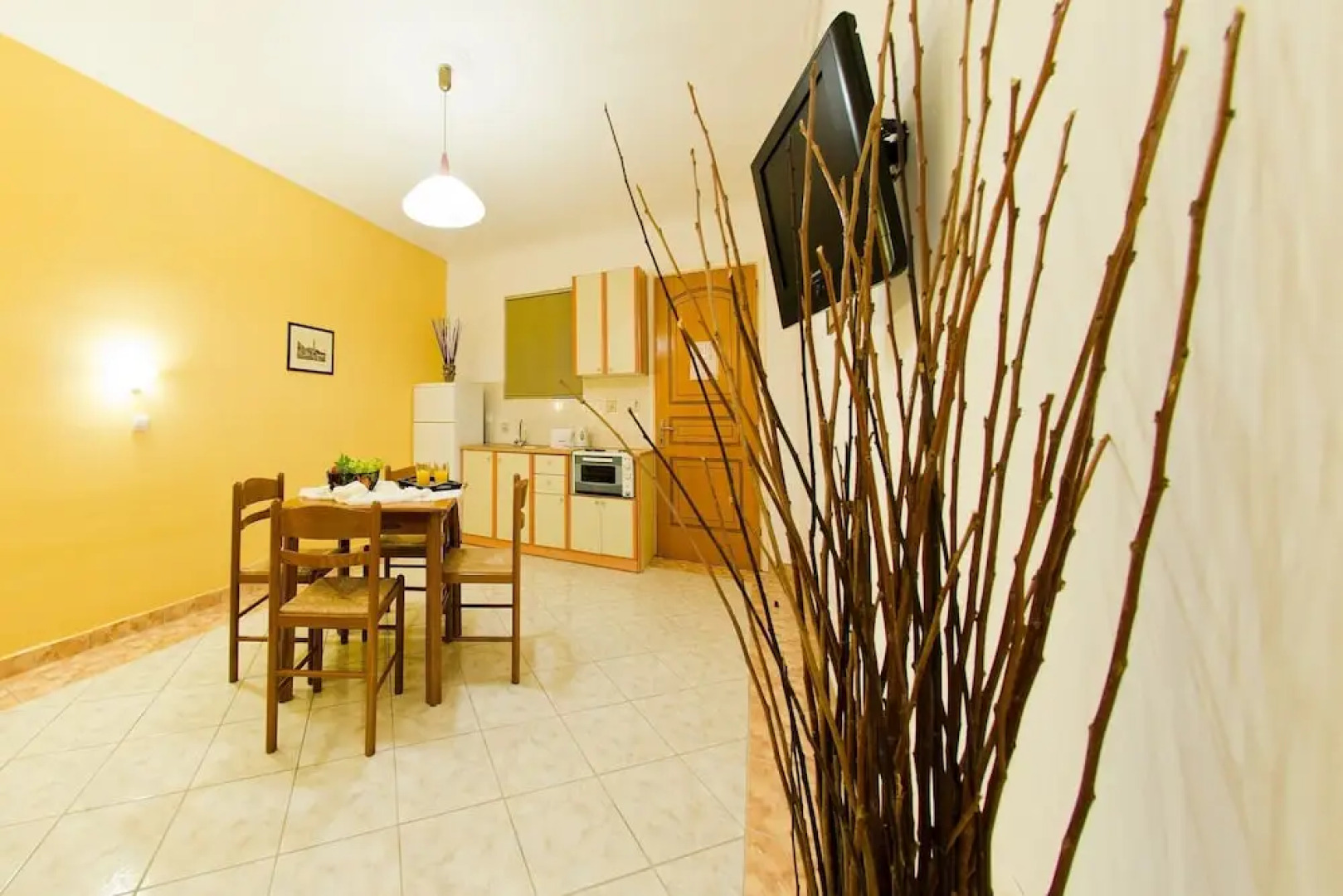 Remezzo Apartments & Studios