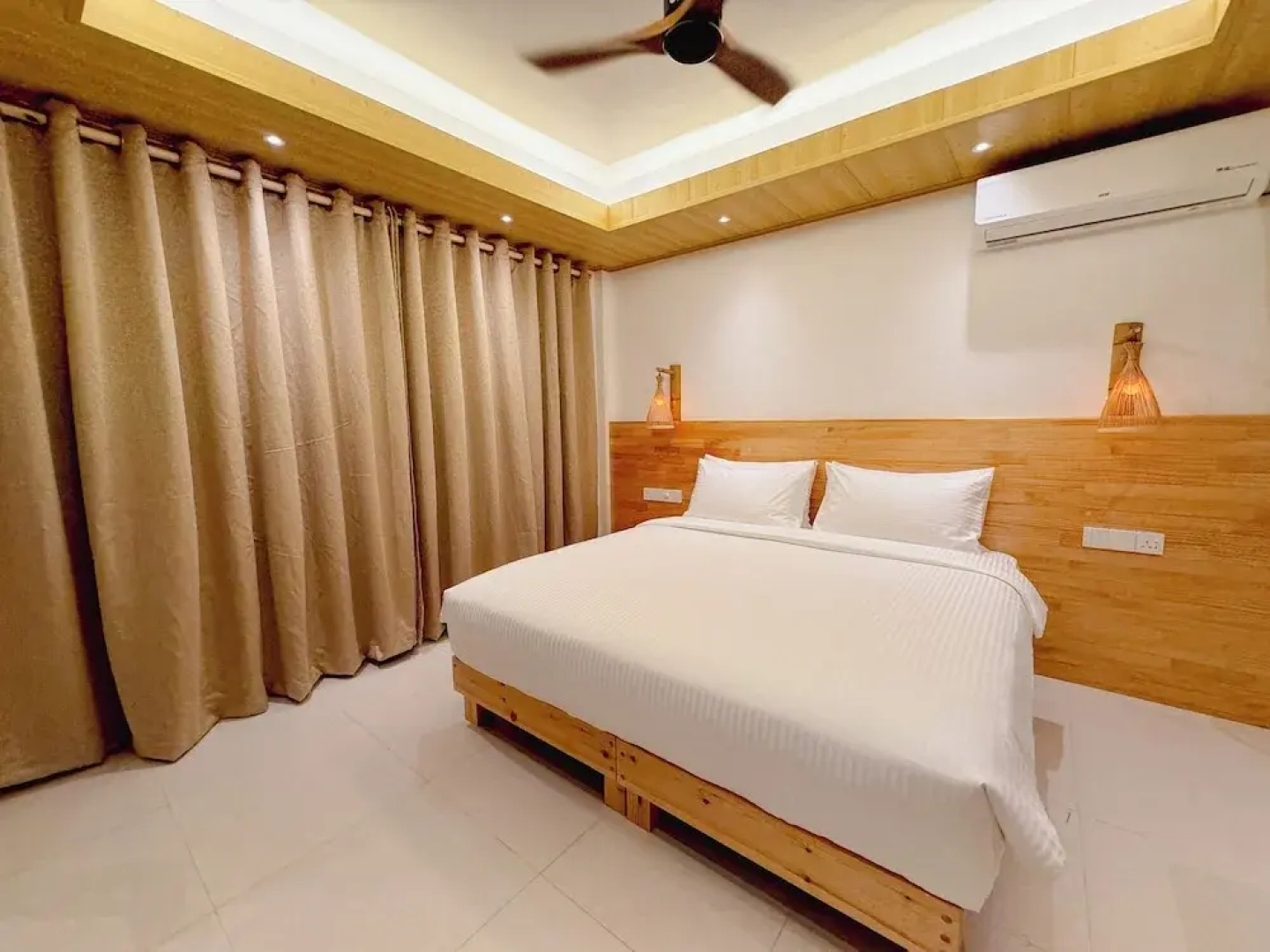 Pavona Maldives