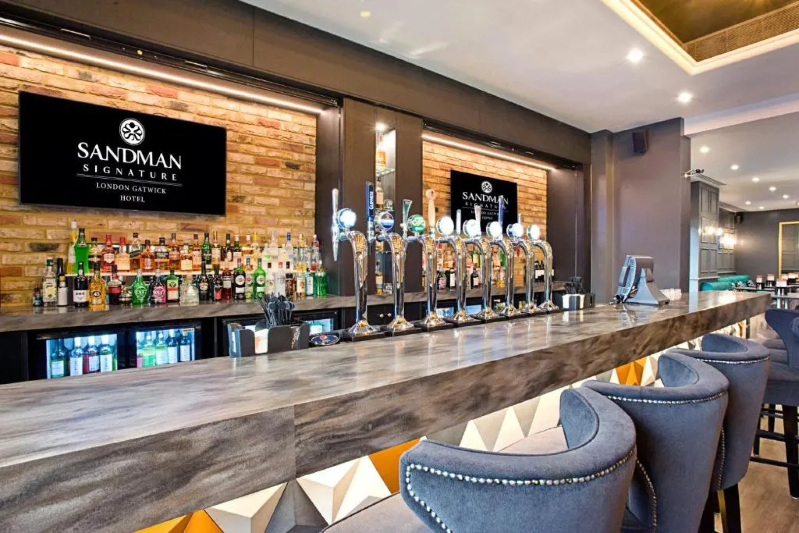 Sandman Signature London Gatwick Hotel