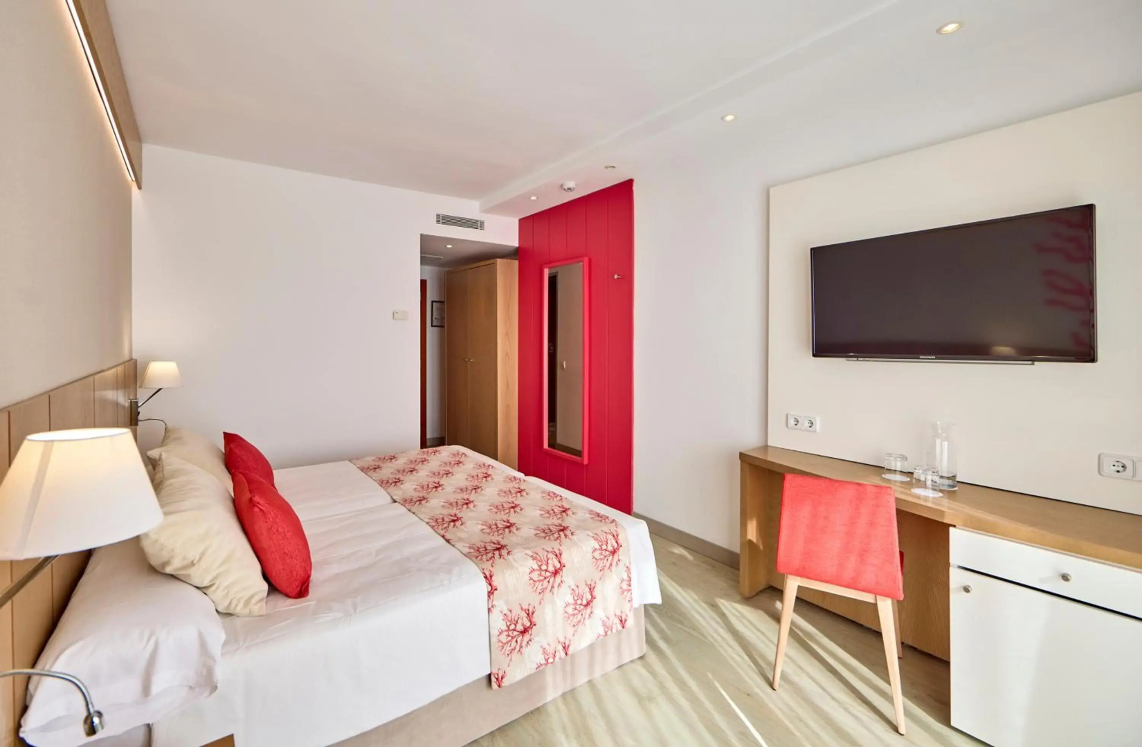 Universal Hotel Perla