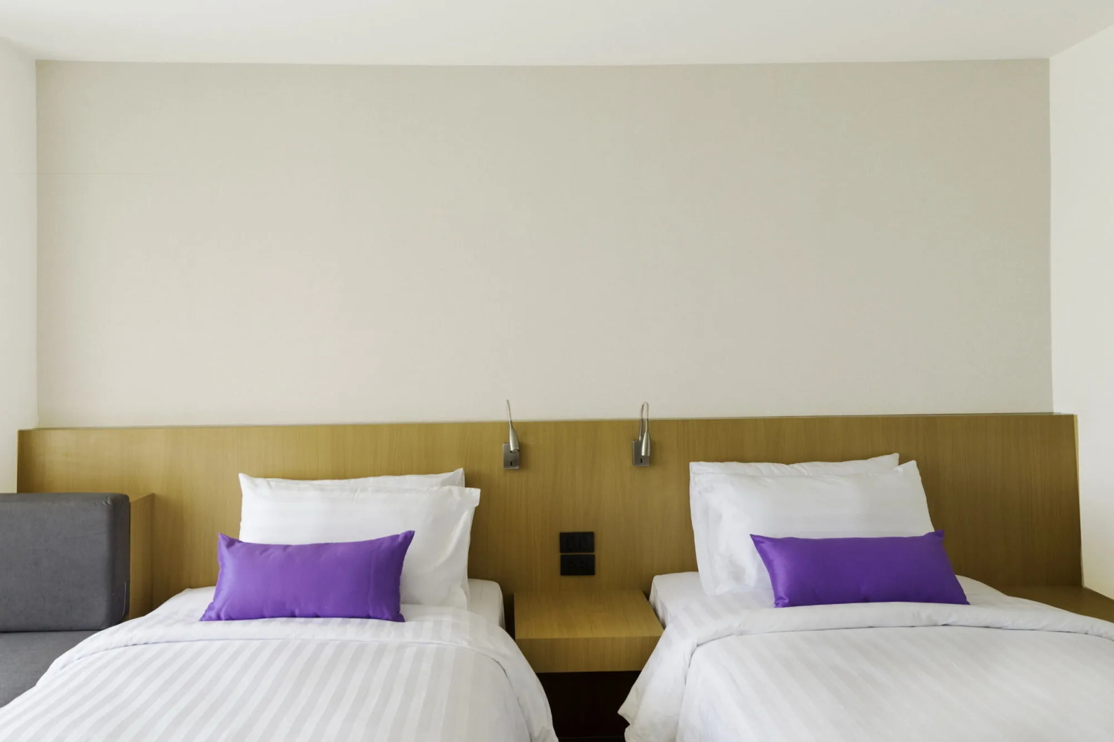 Отель The Lunar Patong