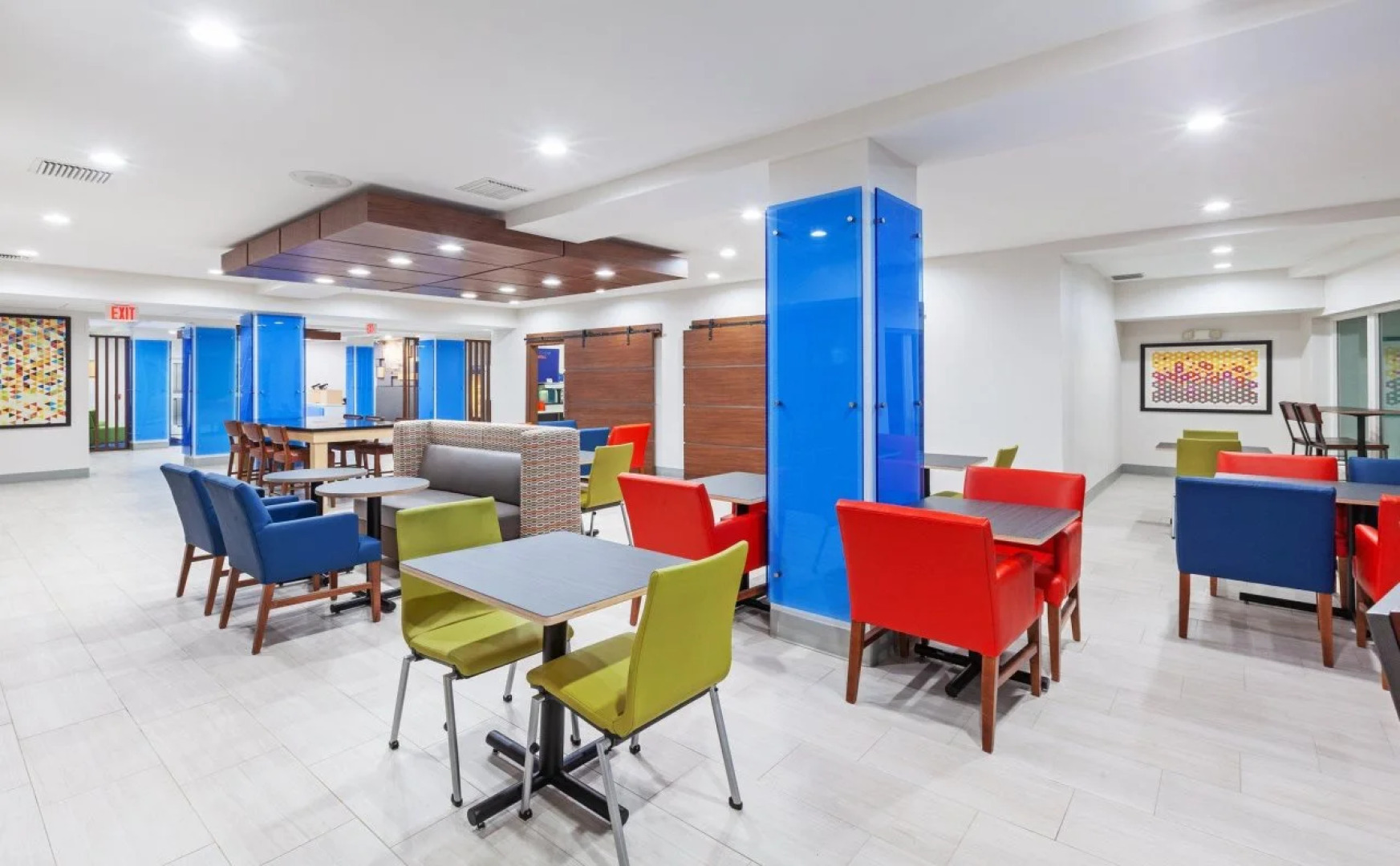 Holiday Inn Express & Suites Port Lavaca by IHG