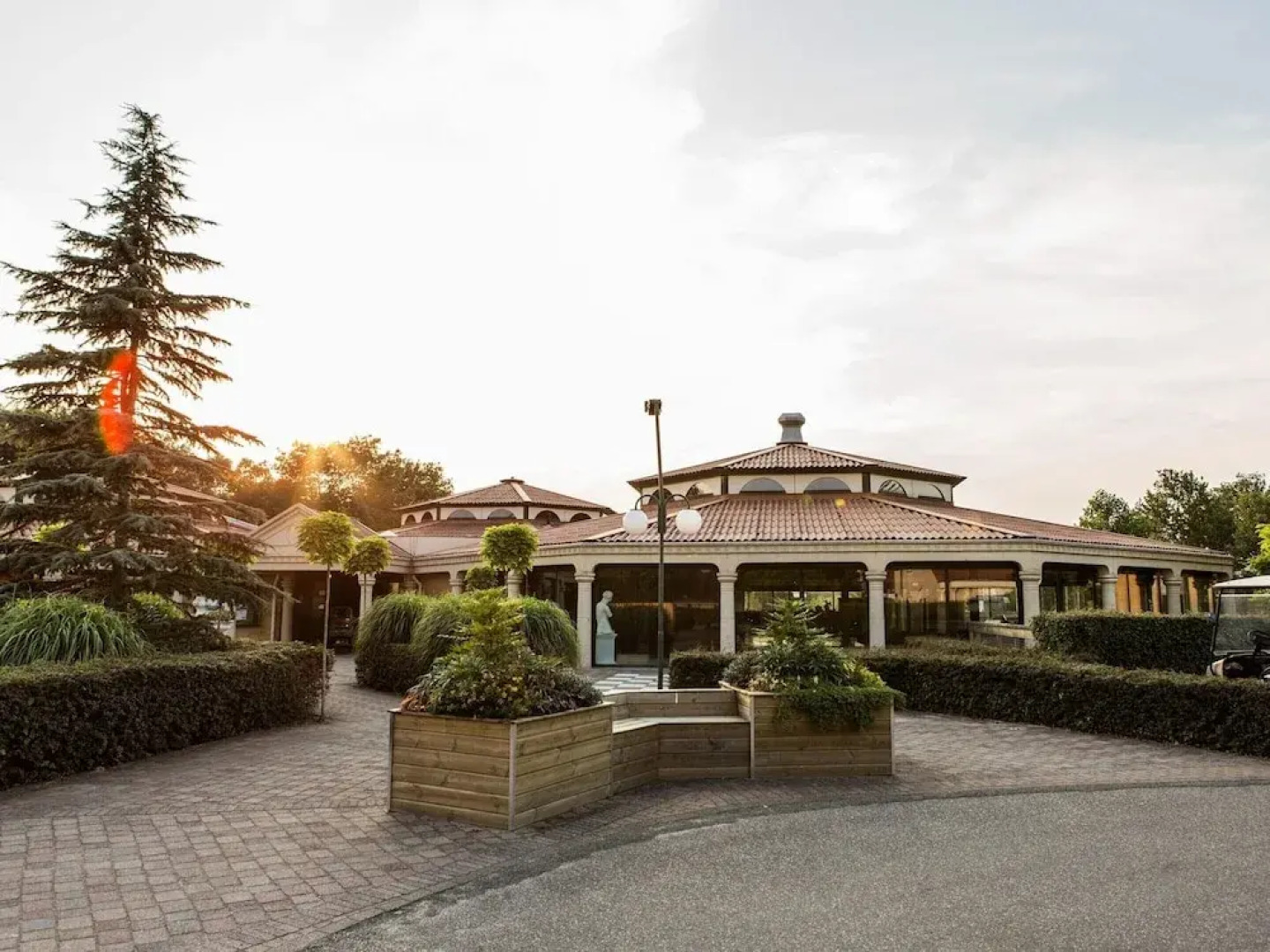 High-end Villa Nestled in Greenery