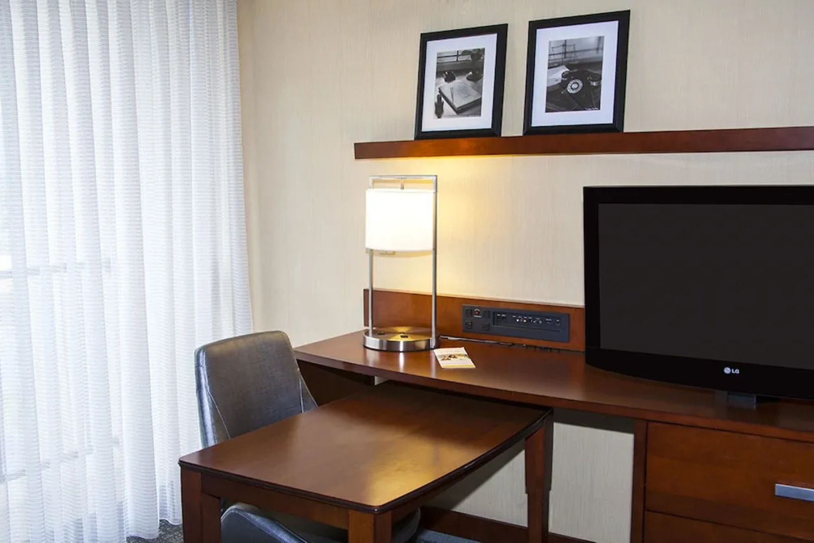 Courtyard Los Angeles Pasadena Monrovia