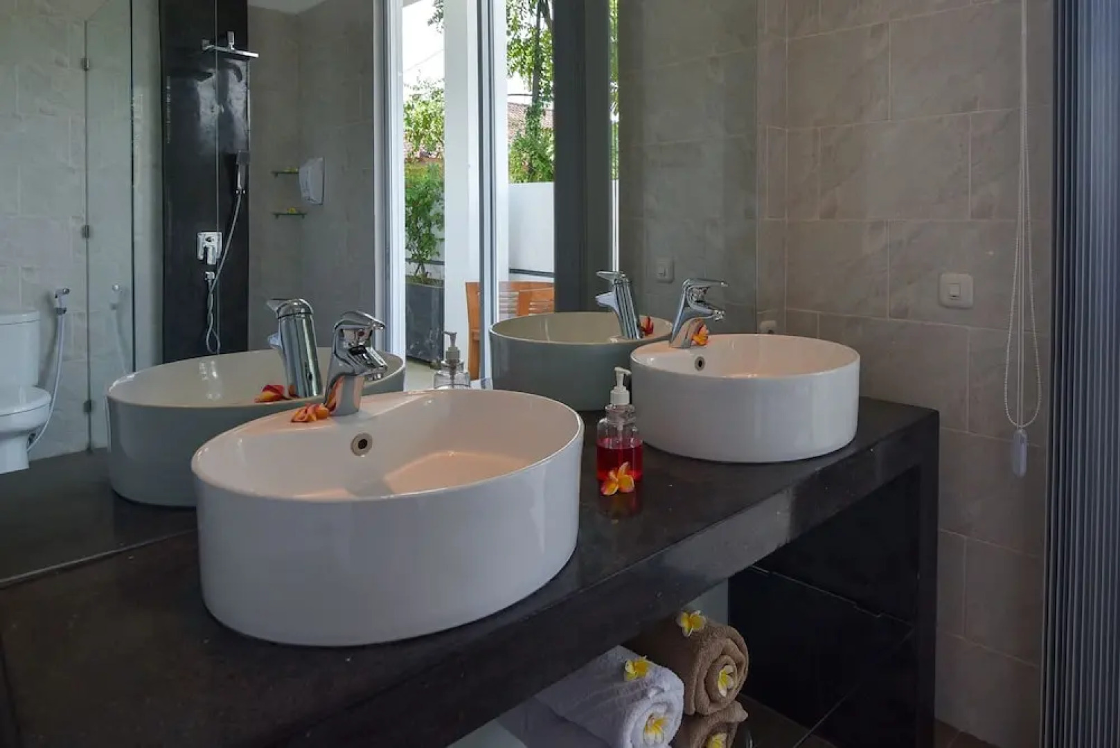 Villa Lovina Beach 2