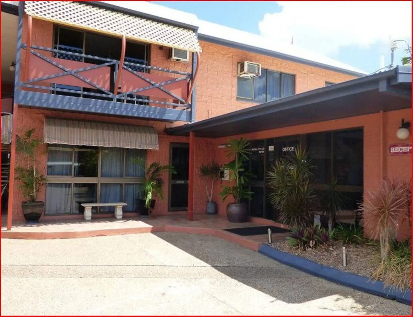 Cluden Park Motor Inn