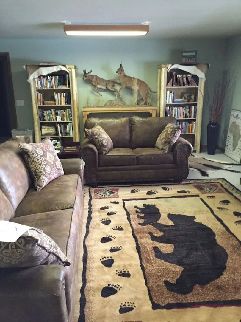 Two Bears Inn Bed & Breakfast