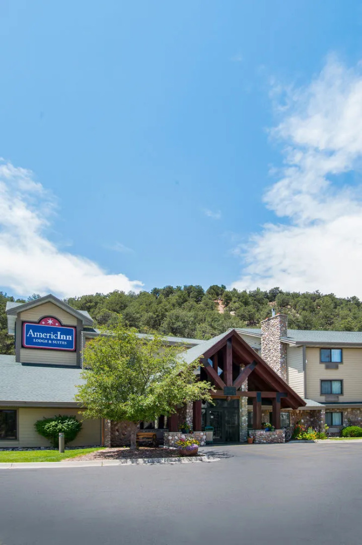 AmericInn Lodge and Suites