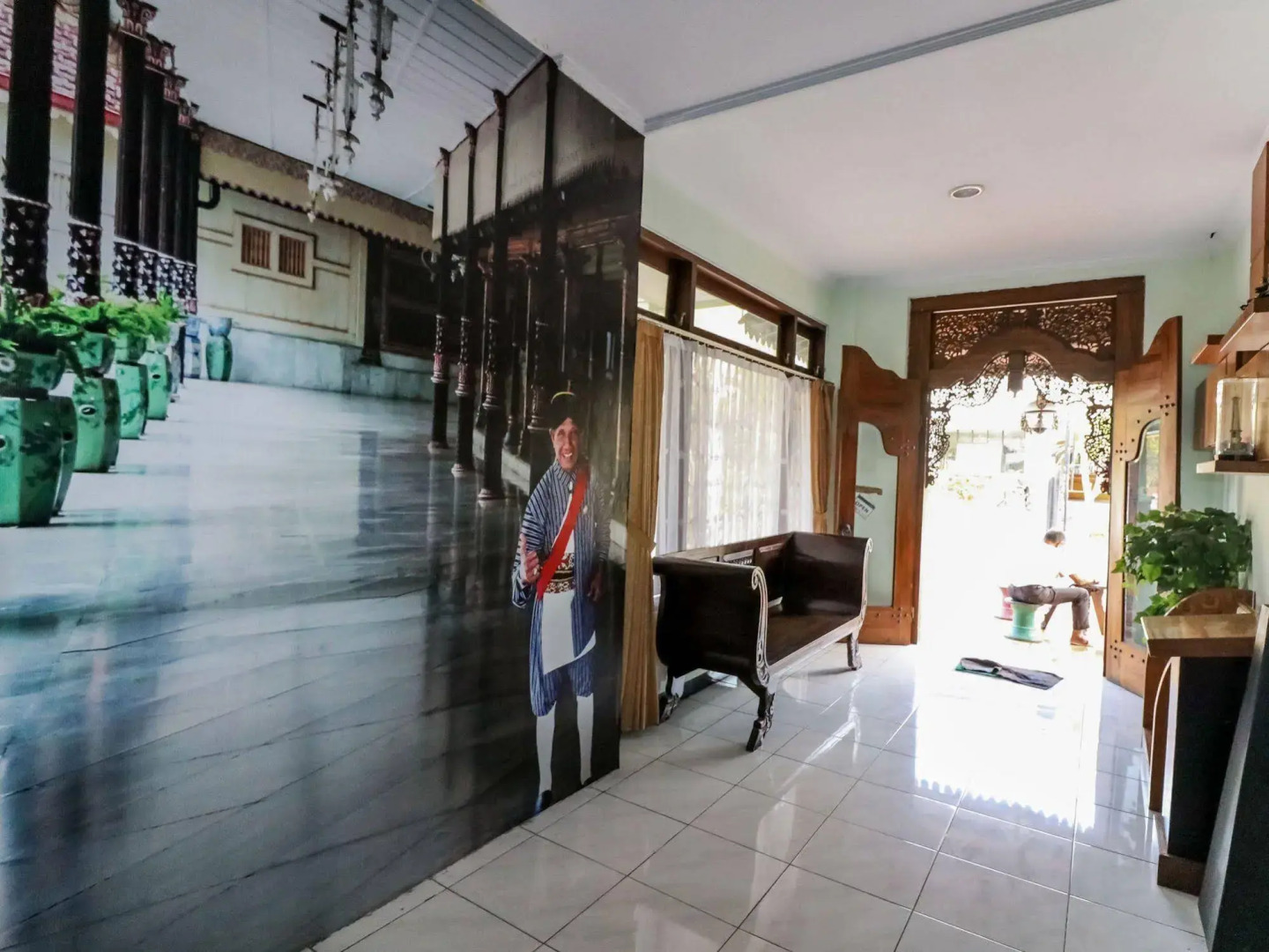 OYO 512 Ndalem Mantrijeron Hotel